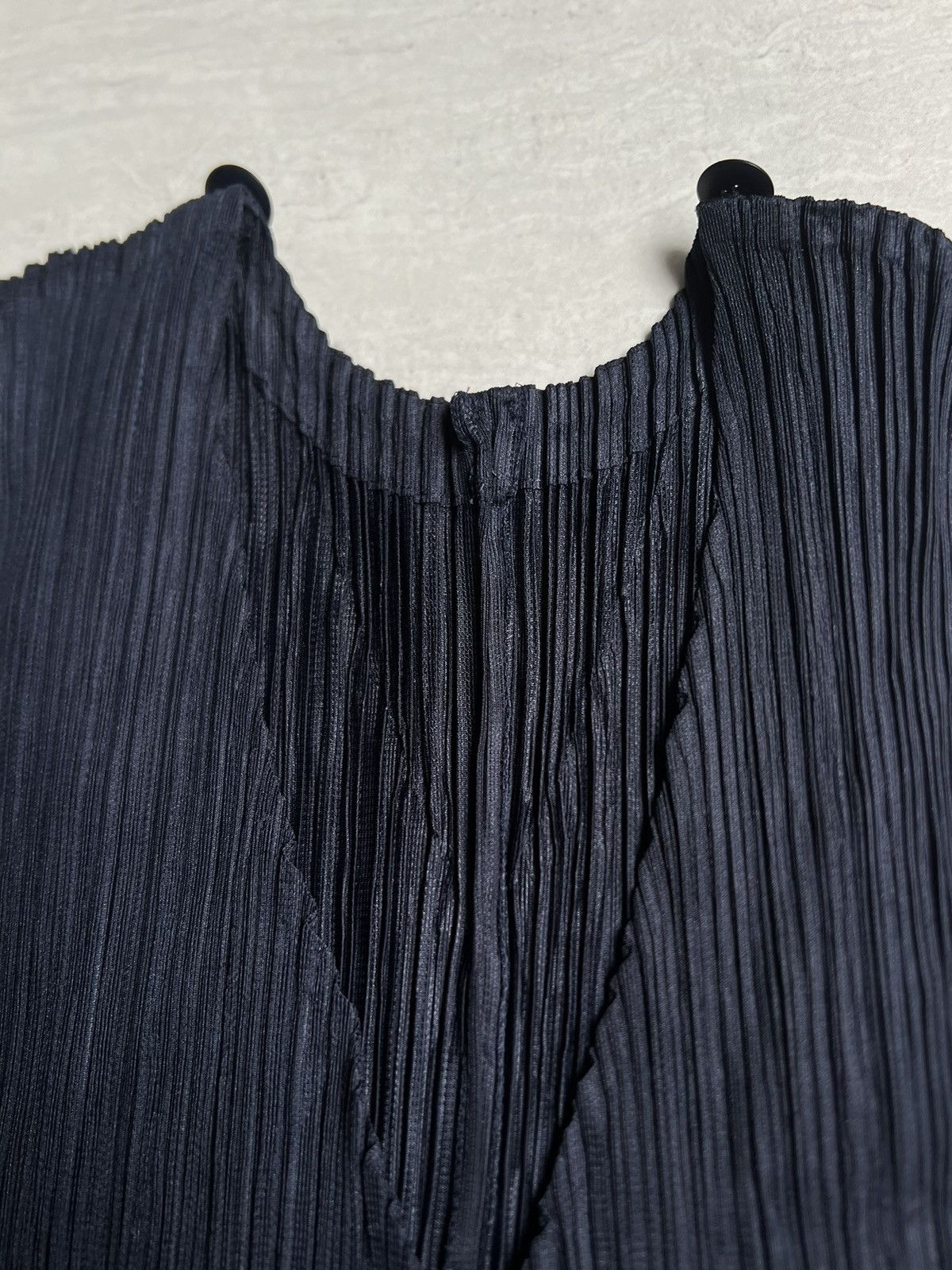 Pleats Please Issey Miyake ISSEY MIYAKE PLEATS PLEASE Asymmetrical buttom up vest Size US S / EU 44-46 / 1 - 6 Thumbnail