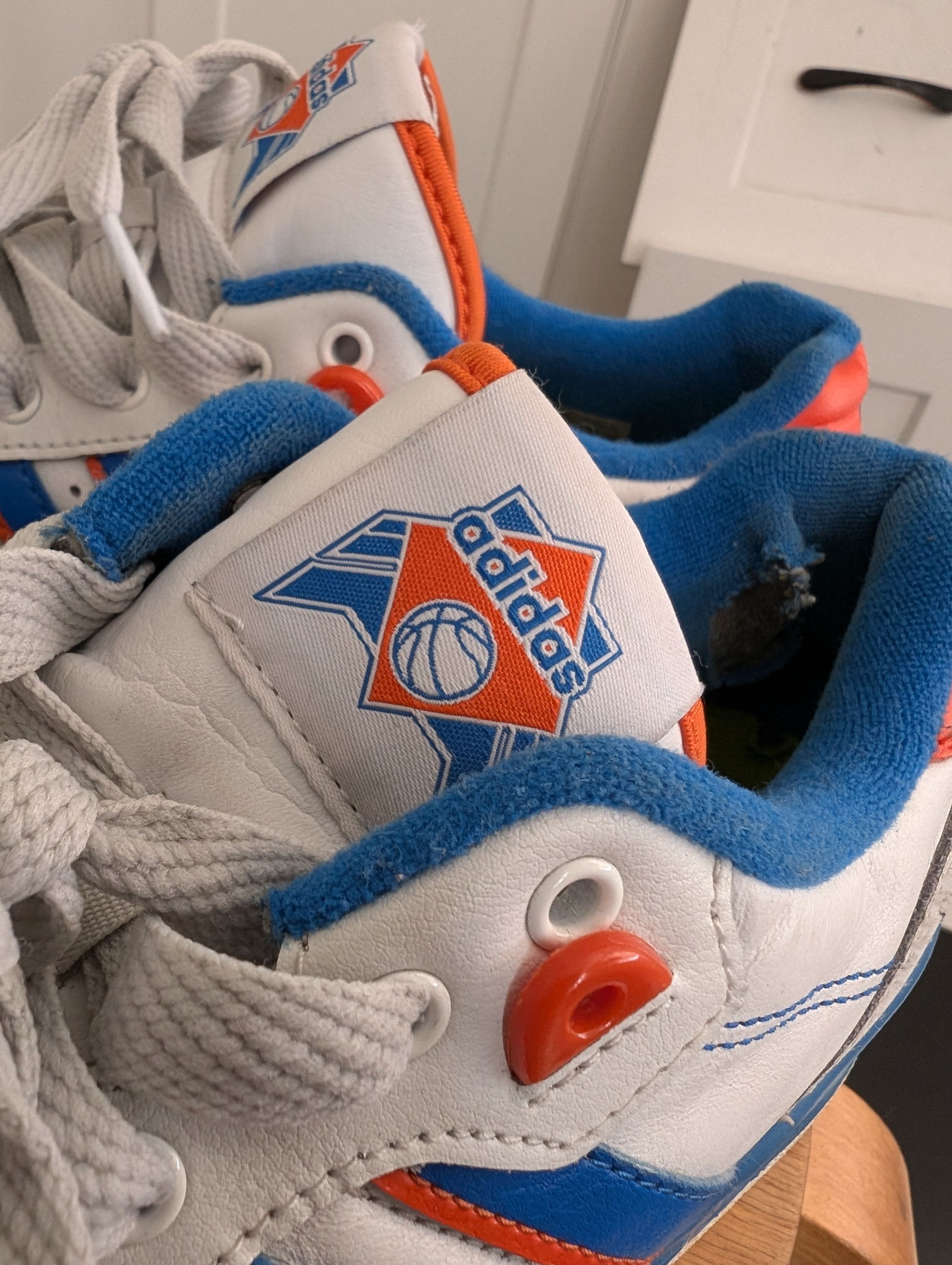 Adidas adidas Rivalry Low OG 'Knicks' Size US 9 / EU 42 - 2 Thumbnail