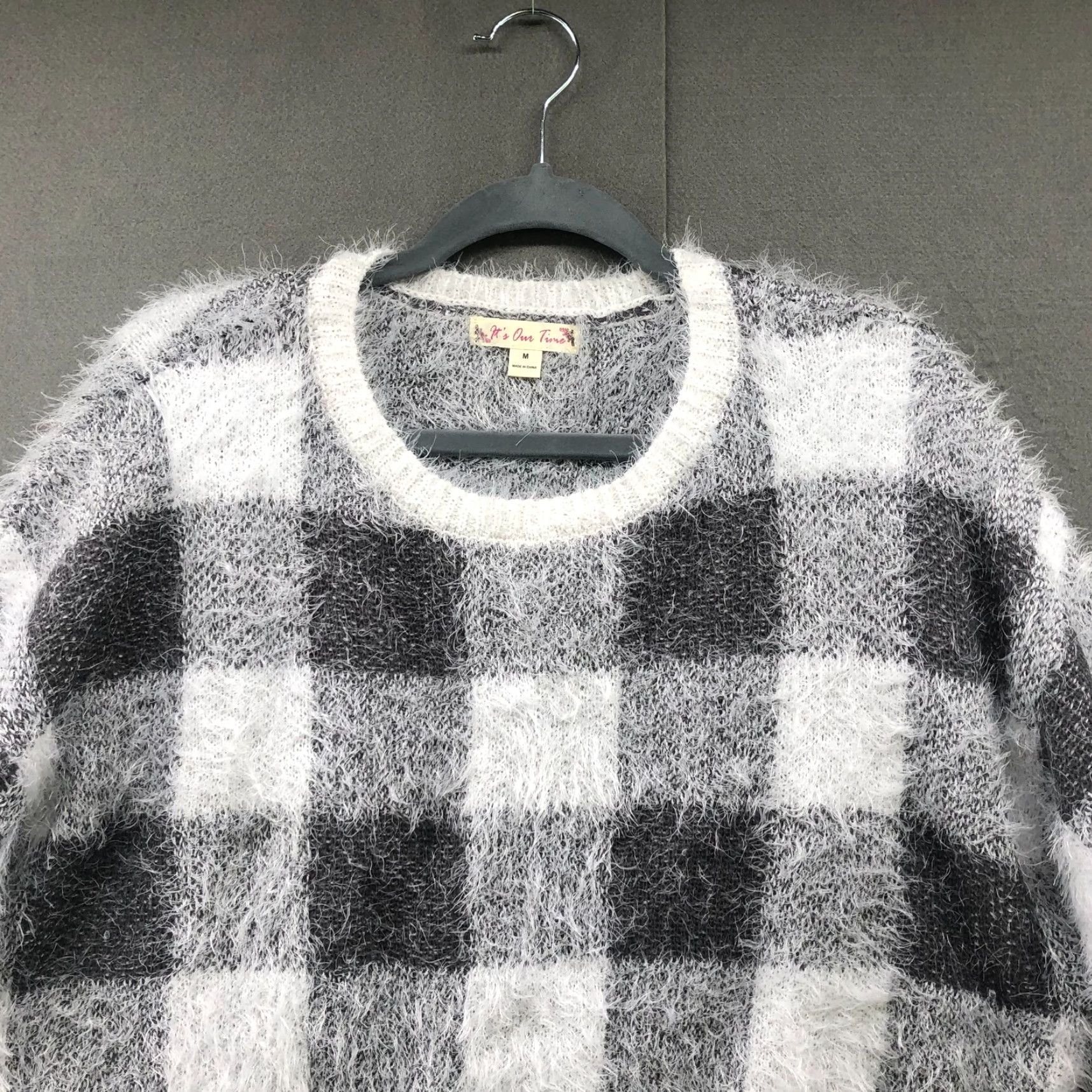Vintage It's Our Time Women's M Fuzzy Black White Plaid Crewneck Sweater Casual Long Sleeve Stretch Retro Size M / US 6-8 / IT 42-44 - 3 Thumbnail
