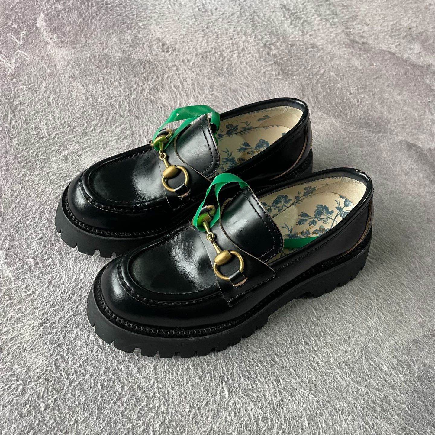 Gucci Gucci Black Lowtop Sneakers 35 Women Size US 5 / IT 35 - 1 Thumbnail