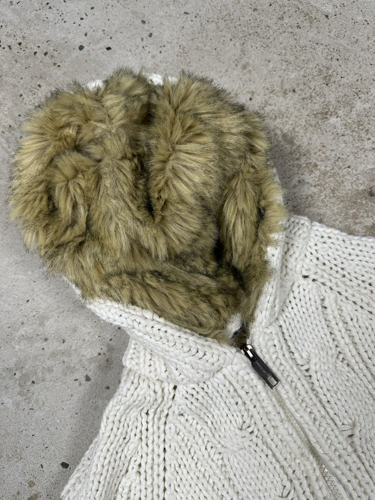 If Six Was Nine × Japanese Brand × Le Grande Bleu (L.G.B.) Vintage Y2K Faux Fur Cable Knit Full Zip Hooded Sweater Size US S / EU 44-46 / 1 - 9 Thumbnail