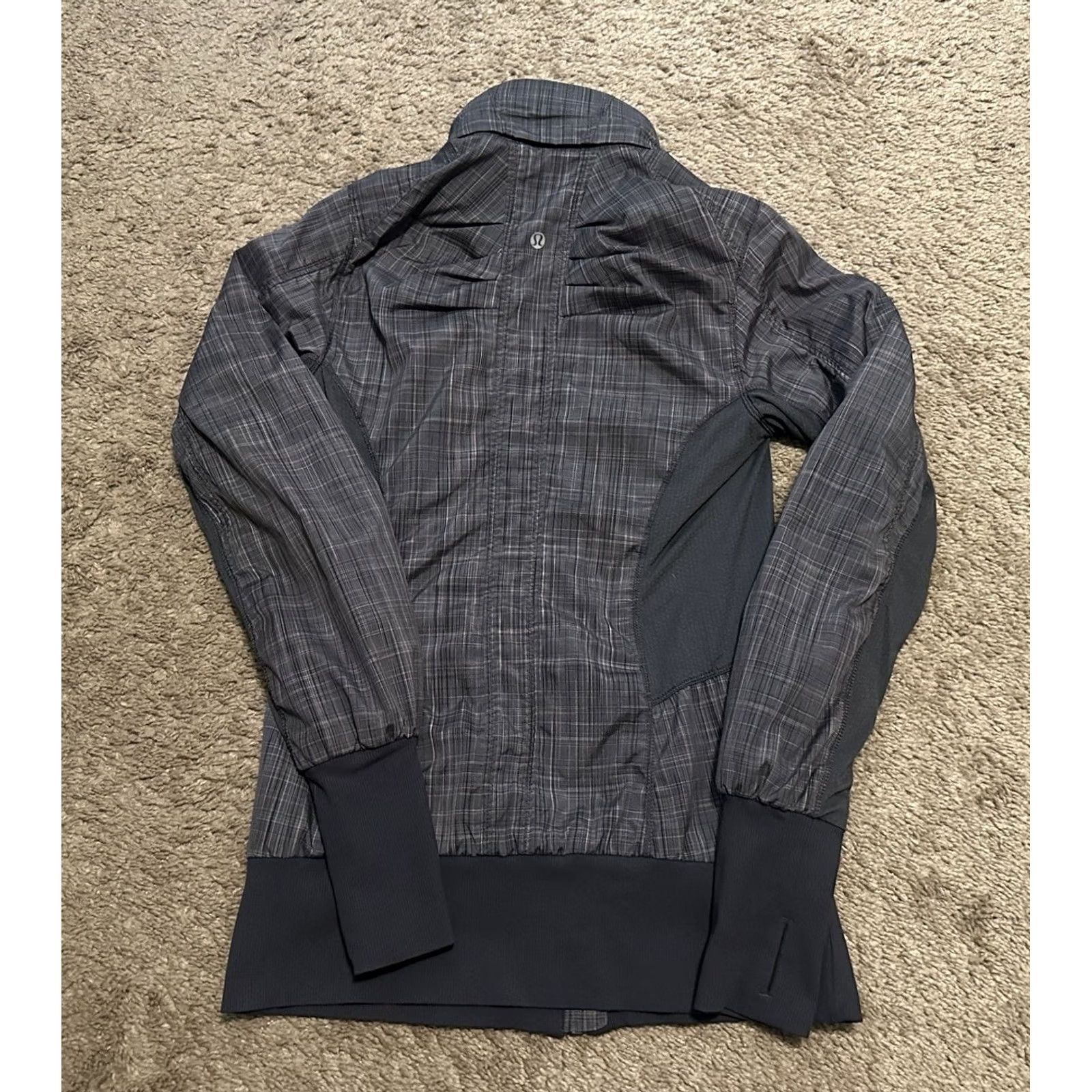 Lululemon Lululemon Jacket Full Zip Yoga Gym Athleisure Performance Gray Size 4 Size S / US 4 / IT 40 - 3 Thumbnail