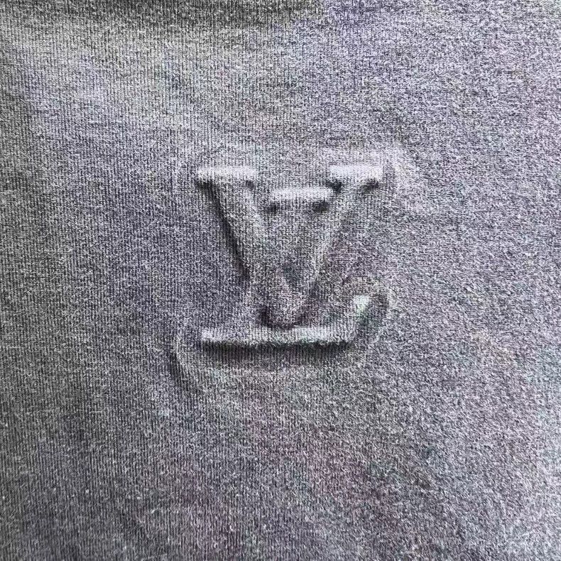 Louis Vuitton Louis Vuitton 23 New embossed short sleeves Size US XXL / EU 58 / 5 - 2 Thumbnail