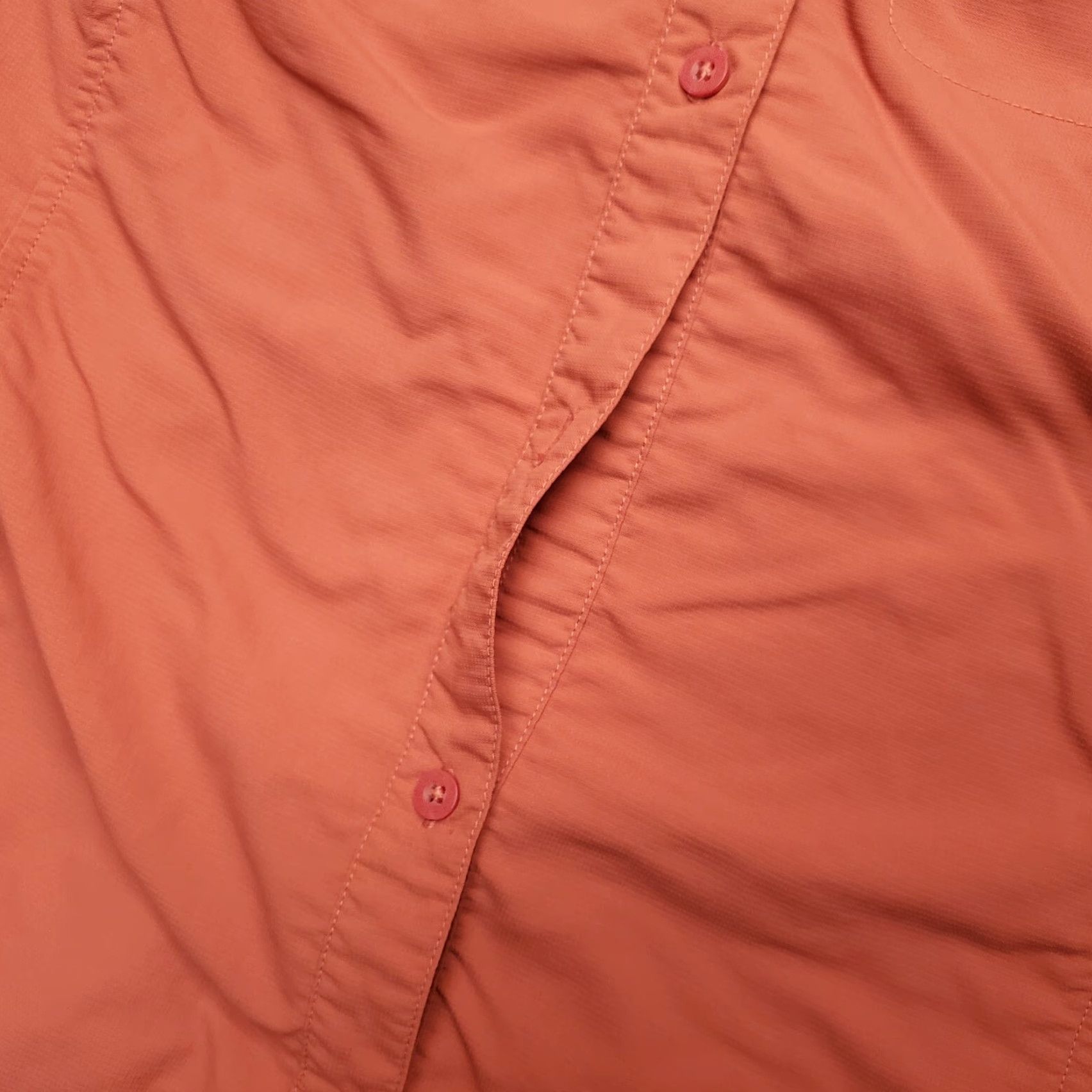 Vintage Columbia Shirt Women L Red Vented Roll Tab Outdoor Gorp Hike Fish Gorp Outdoor Size L / US 10 / IT 46 - 3 Thumbnail