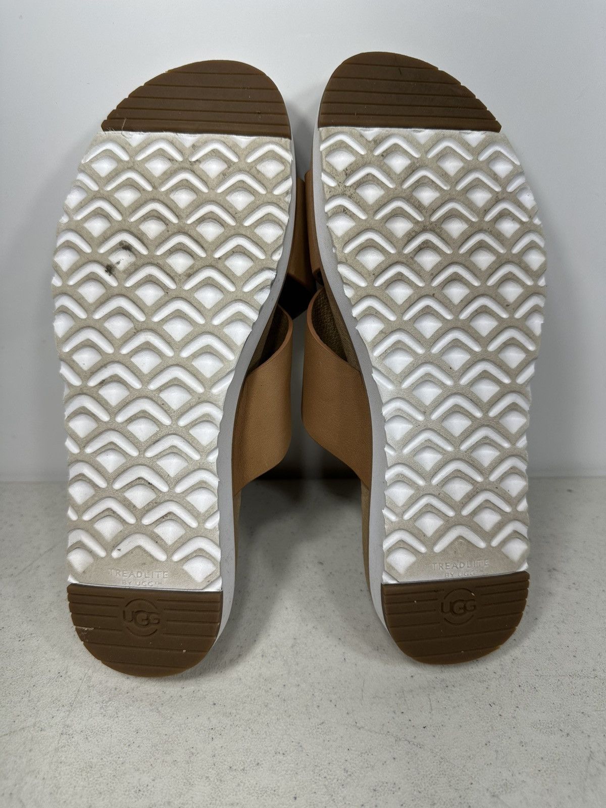 Ugg UGG Ugg Kari Flip Flops Criss Cross Leather upper Size US 7 / IT 37 - 7 Thumbnail
