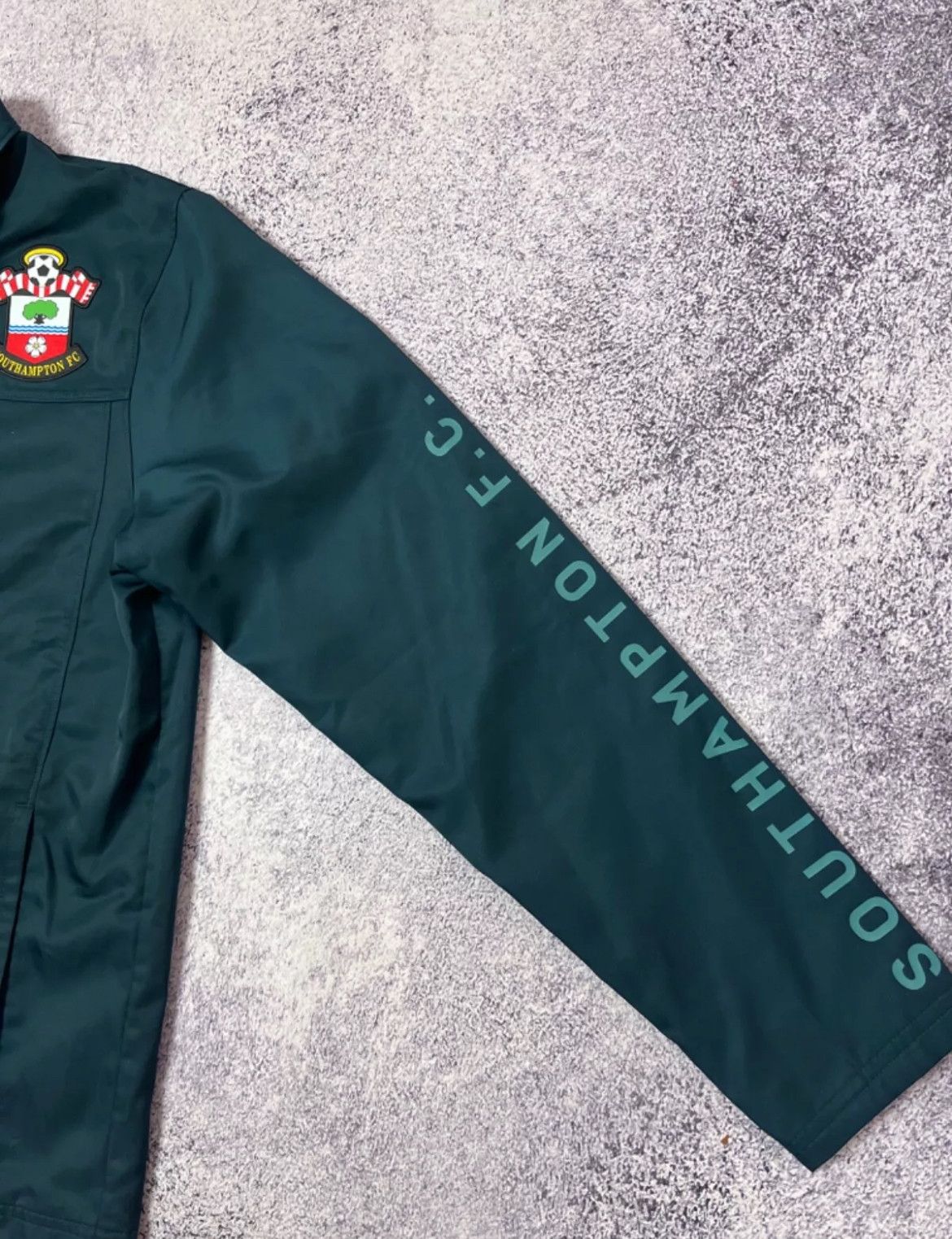 Under Armour MENS SOCCER JACKET SIZE S UNDER ARMOUR FC SOUTHAMPTON Jacket Size US S / EU 44-46 / 1 - 5 Thumbnail