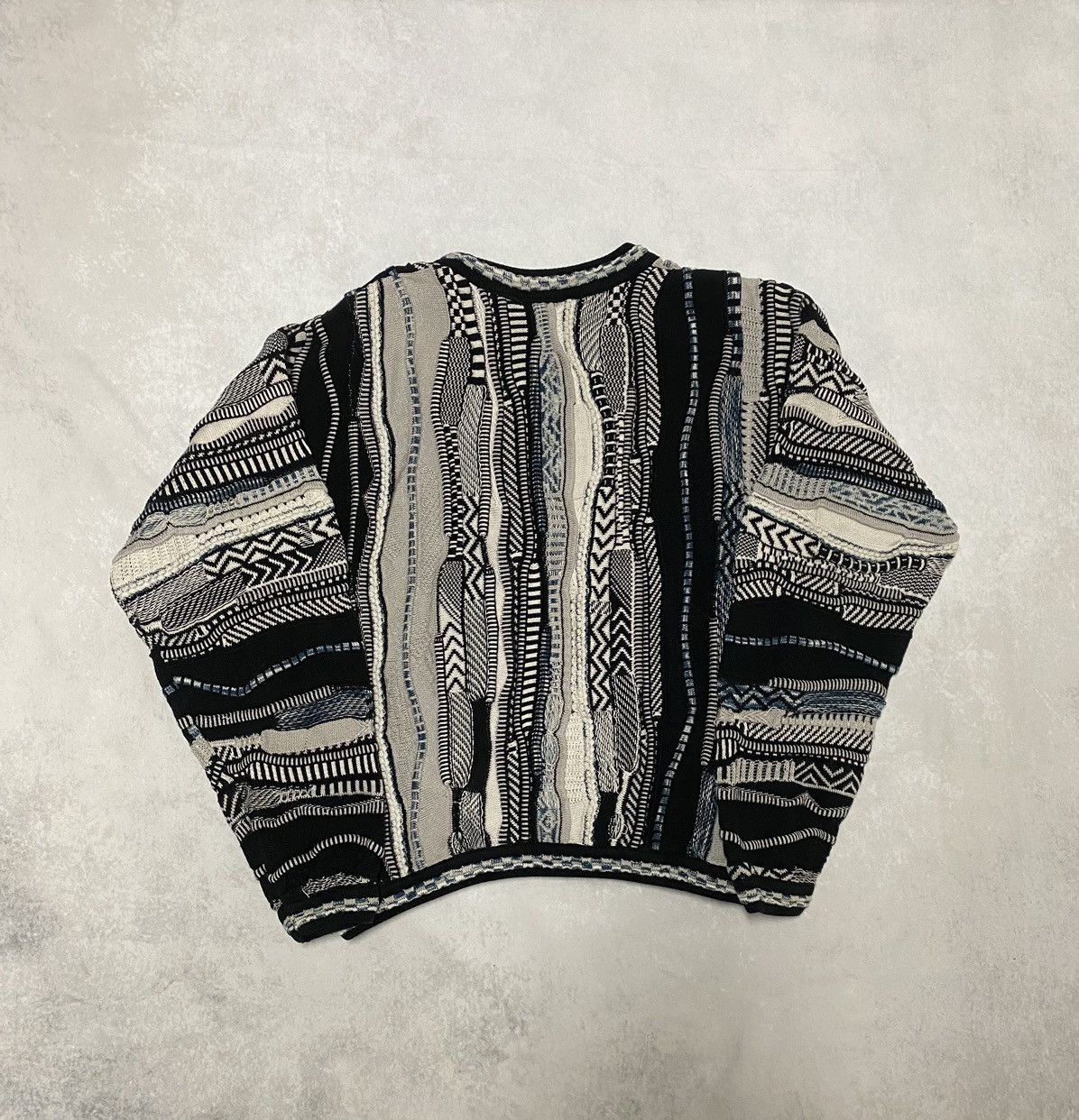 vintage 製 tundra 3D design knit Crazy Vintage 90's Tundra 3d Knit Coogi Style Sweater S
