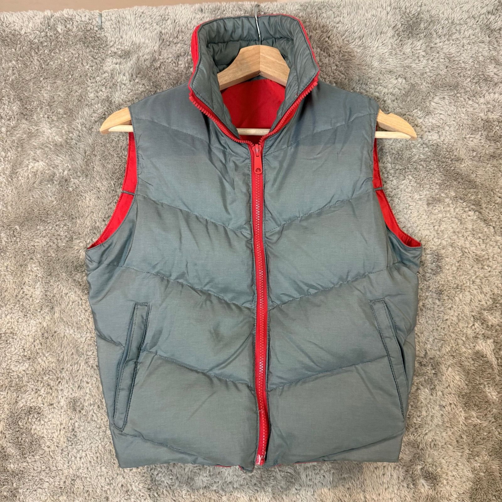 L.L. Bean Vintage LL Bean Red Gray Reversible Nylon Down Puffer Vest S Size S / US 4 / IT 40 - 5 Thumbnail