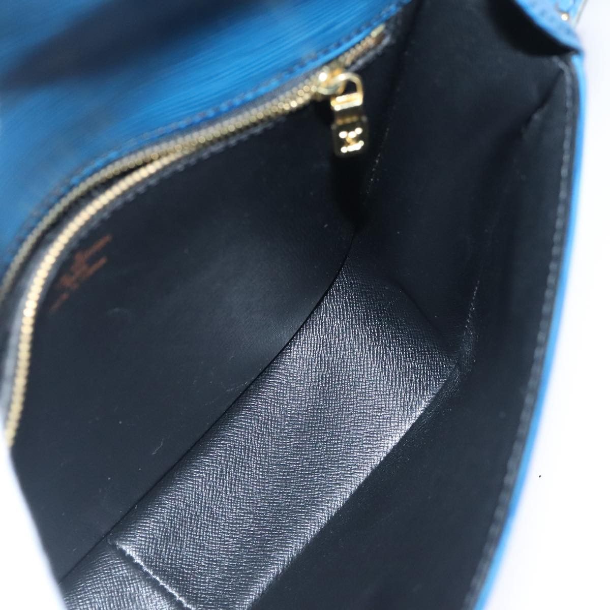 Louis Vuitton LOUIS VUITTON Epi Saint Cloud GM Shoulder Bag Toledo Blue Size ONE SIZE - 15 Thumbnail