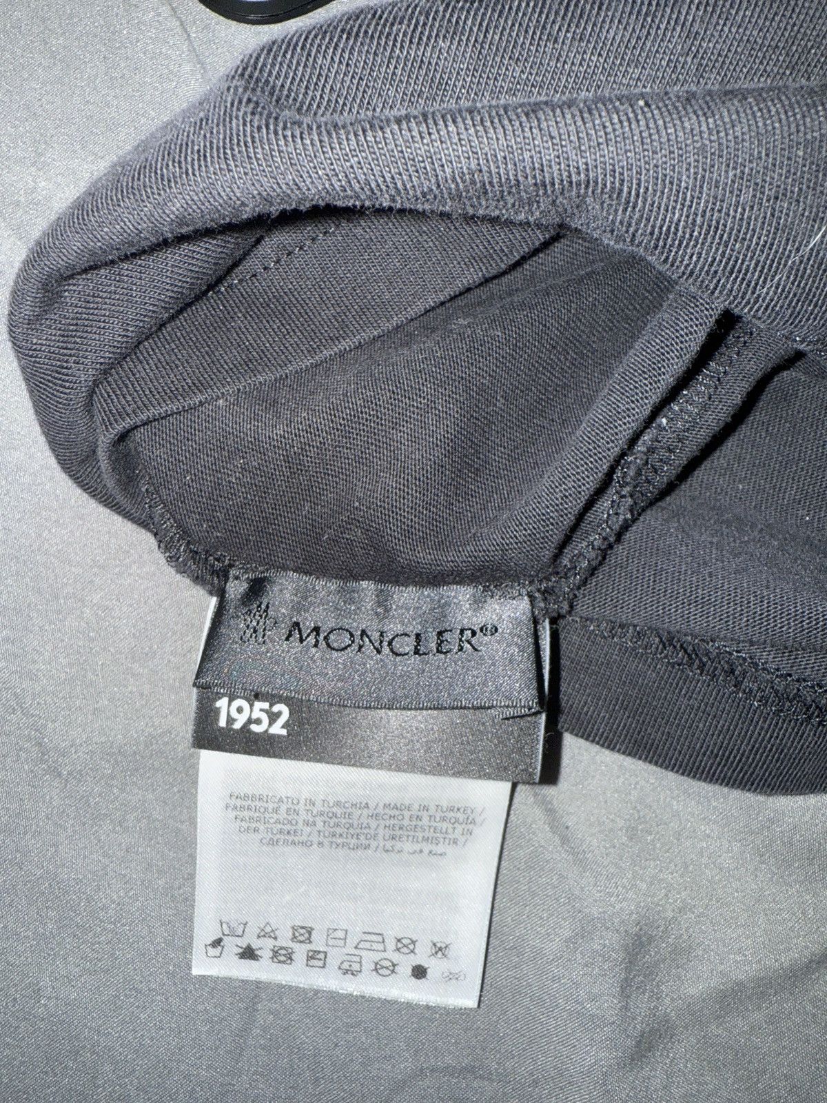 Moncler Moncler Embroidered Shirt Size US L / EU 52-54 / 3 - 5 Thumbnail