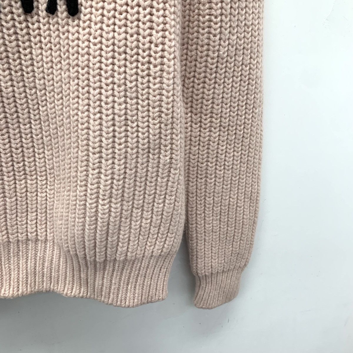 Fendi Fendi Pink Logo Letter Wool Long Sleeve Knit Sweater K26WX Size L / US 10 / IT 46 - 4 Thumbnail
