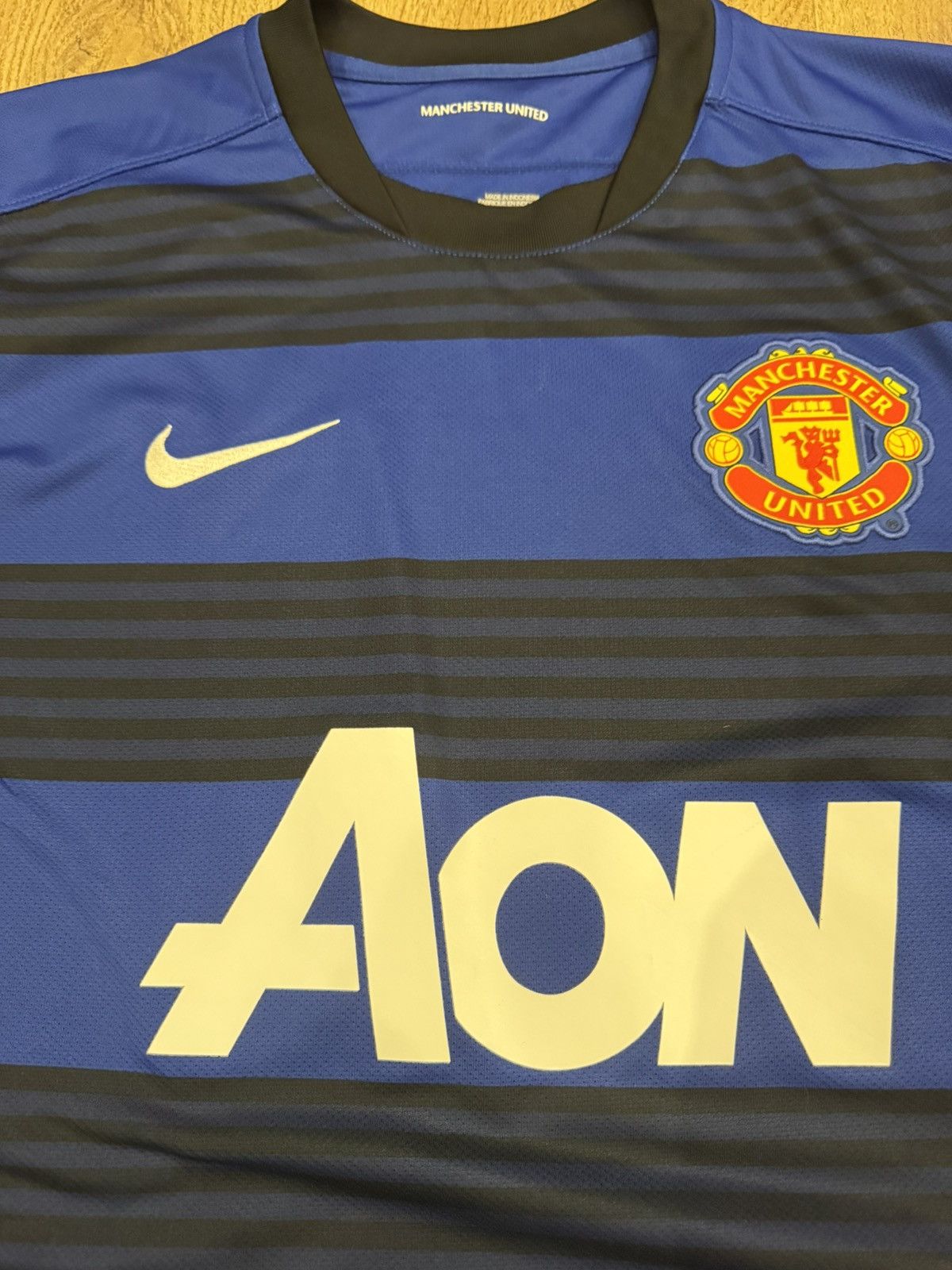 Adidas MANCHESTER UNITED 2011 2013 JERSEY NIKE 423935-403 SIZE M Size US M / EU 48-50 / 2 - 7 Thumbnail