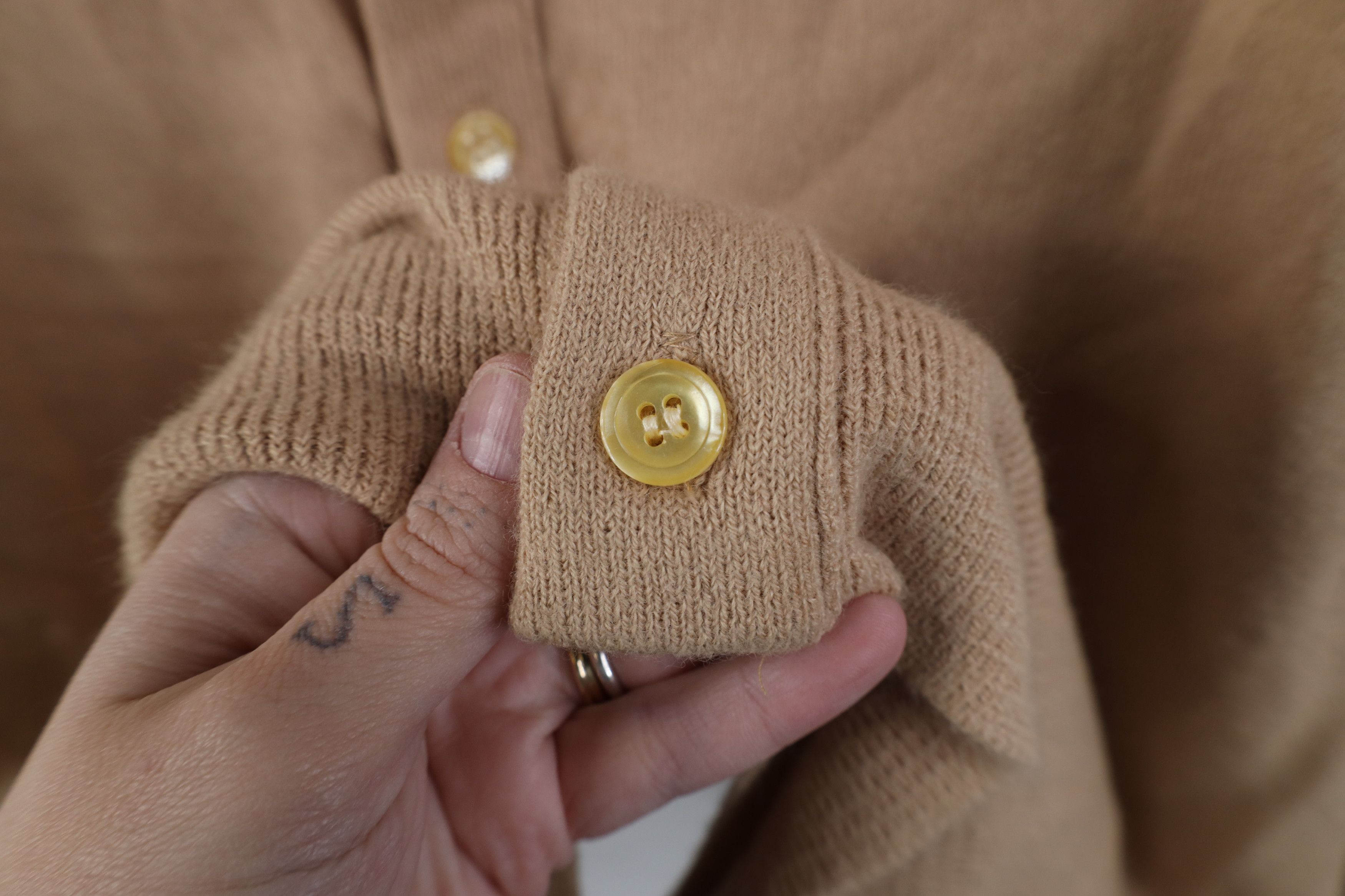 Vintage Vintage 70s Streetwear Soft Knit Cardigan Sweater Khaki USA Size US L / EU 52-54 / 3 - 8 Thumbnail