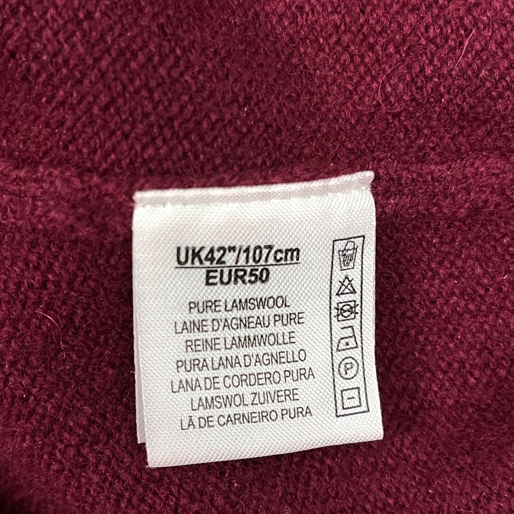 Vintage Alan Paine Cardigan UK 42 Burgundy Lambs Wool Grandpa Sweater Jumper V-Neck Mens Size US L / EU 52-54 / 3 - 3 Thumbnail