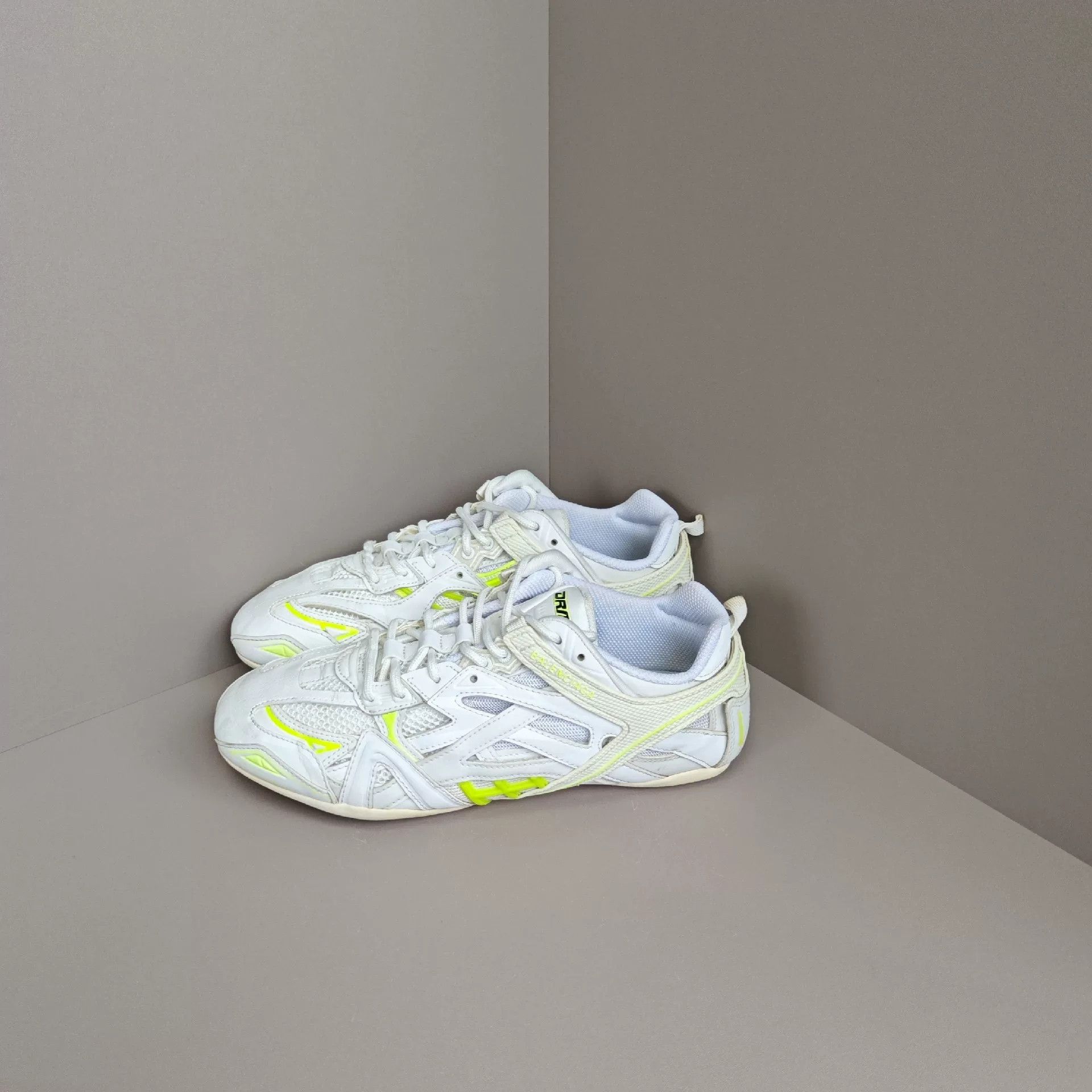 Balenciaga Balenciaga Lowtop Sneakers us_9 Women Size US 9 / IT 39 - 1 Thumbnail