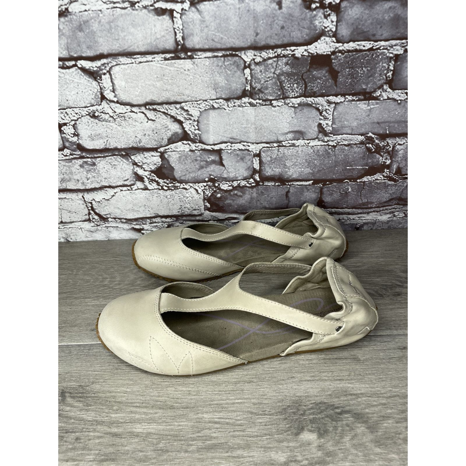 Eddie Bauer Eddie Bauer Beige Ivory Leather Closed Clogs Athletic Shoes Size US 10 / IT 40 - 11 Thumbnail
