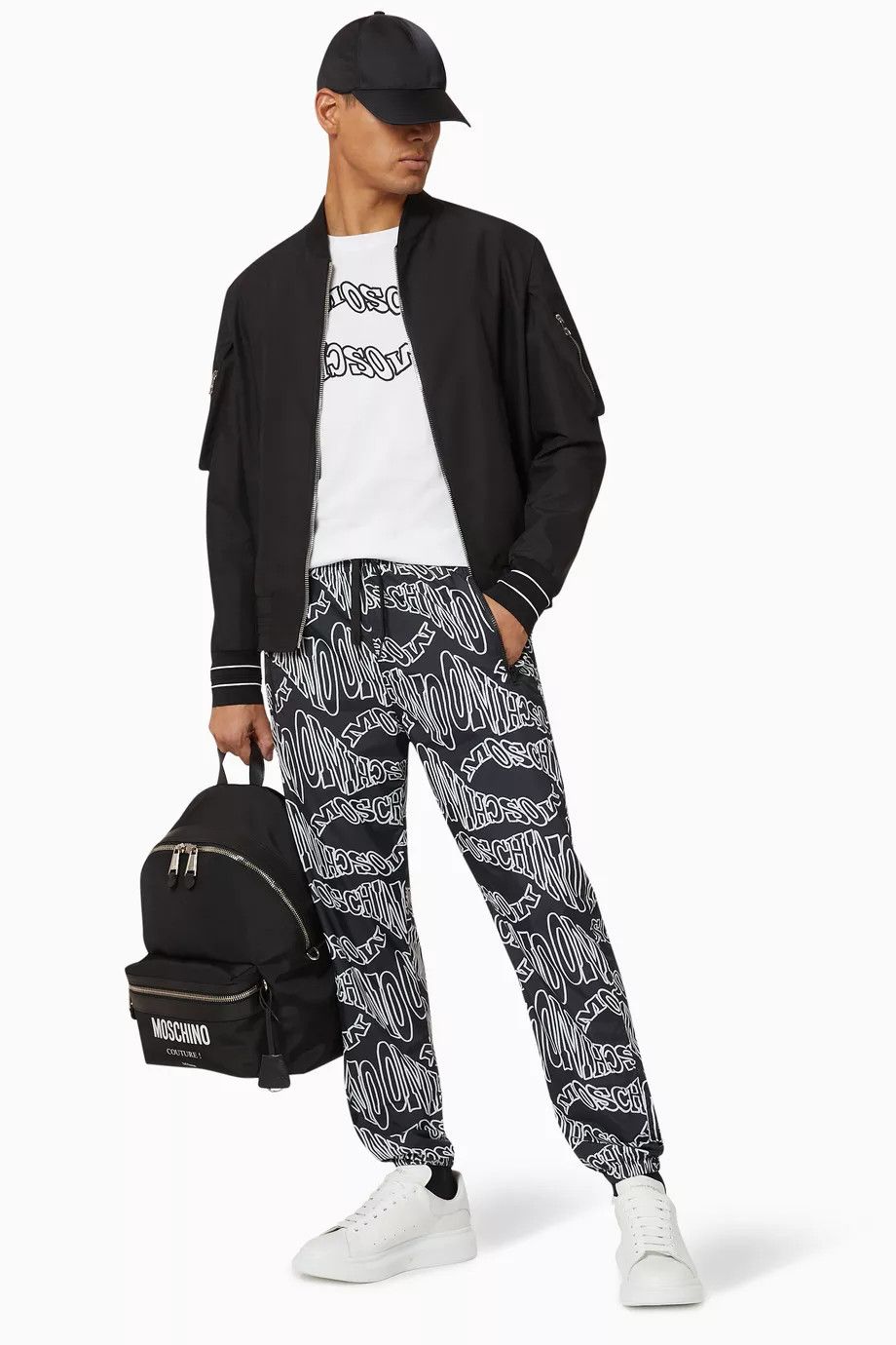 Moschino o1y0225 Logo Jogger & Sweatpant in Black/White Size US 34 / EU 50 - 4 Thumbnail