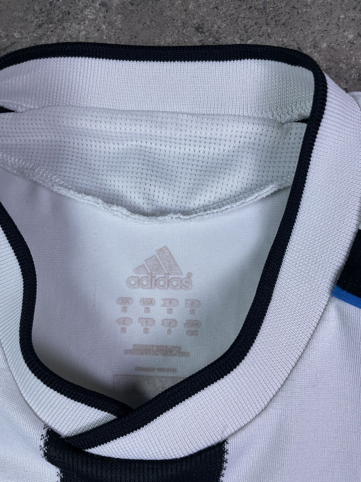 Vintage Rare Adidas Newcastle 2009/10 Soccer Jersey football shirt Size US M / EU 48-50 / 2 - 4 Thumbnail