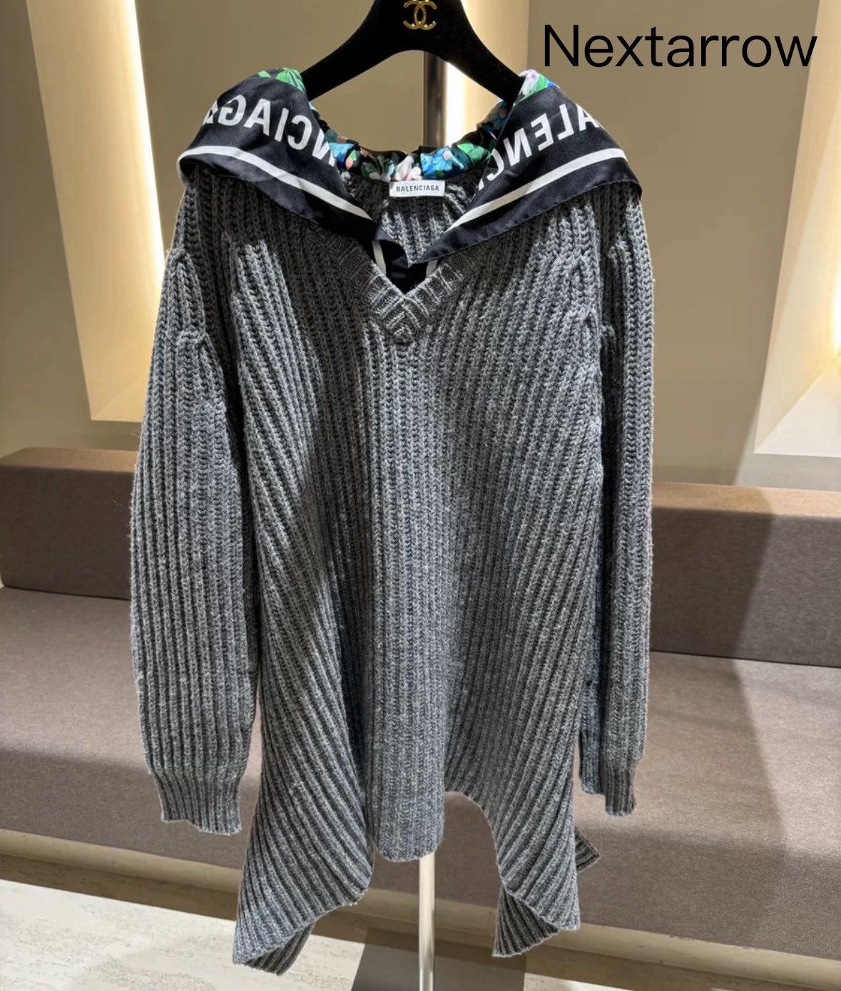 Balenciaga BALENCIAGA premium grey scarf sweater 2412-Nextarrow Size US S / EU 44-46 / 1 - 1 Thumbnail