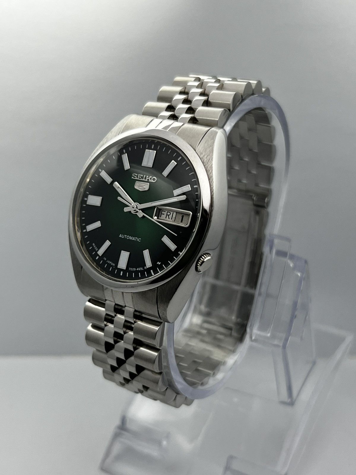 Seiko Seiko 5 Automatic Baton Dial Wrist Watch Day/Date Japan Size 36 - 16 Thumbnail