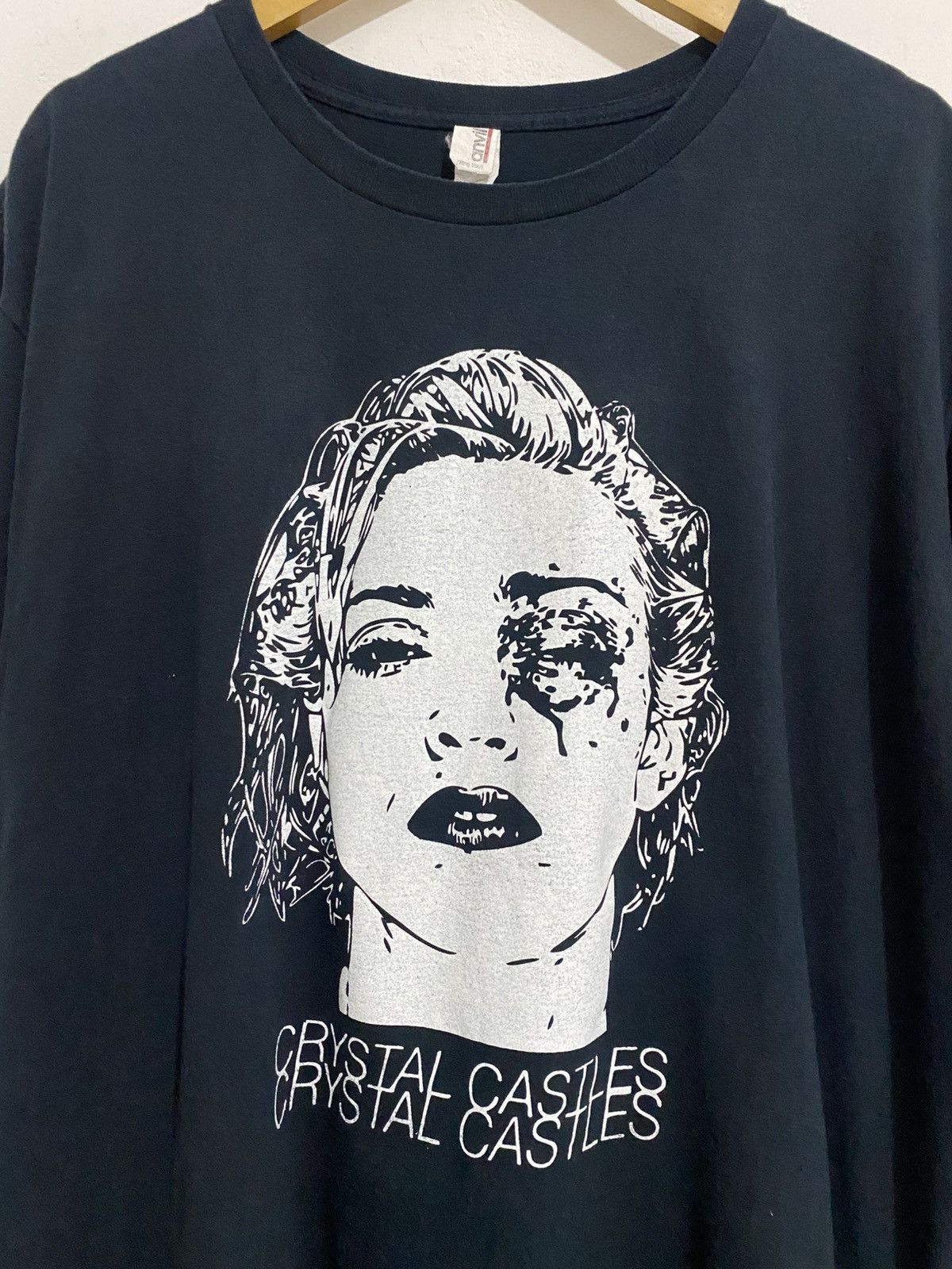 Vintage Crystal Castles Madonna Rare Shirt Size US XL / EU 56 / 4 - 2 Thumbnail