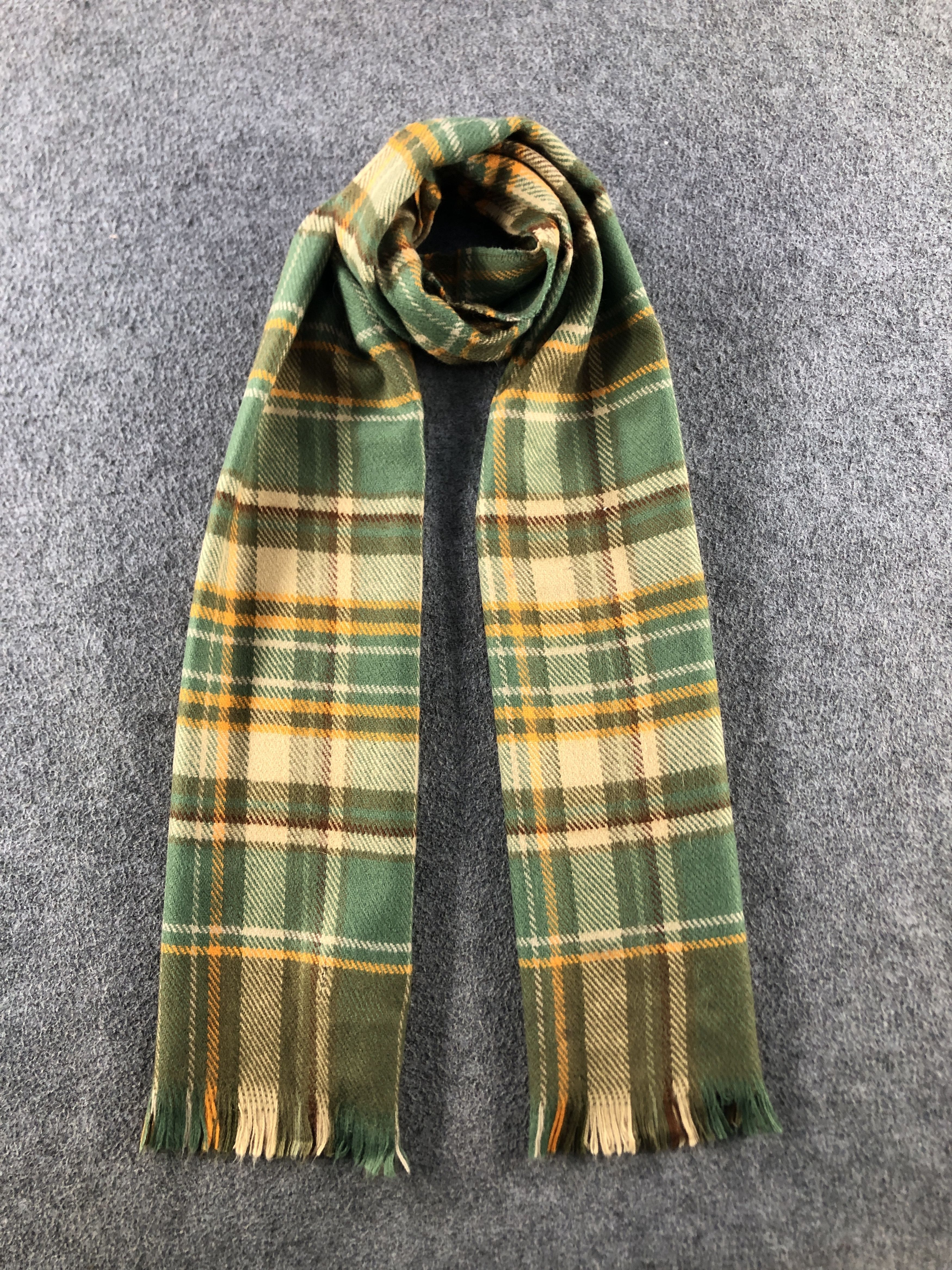 Barneys New York Barneys New York Scarf / Muffler / Neckwear P696 Size ONE SIZE - 1 Thumbnail