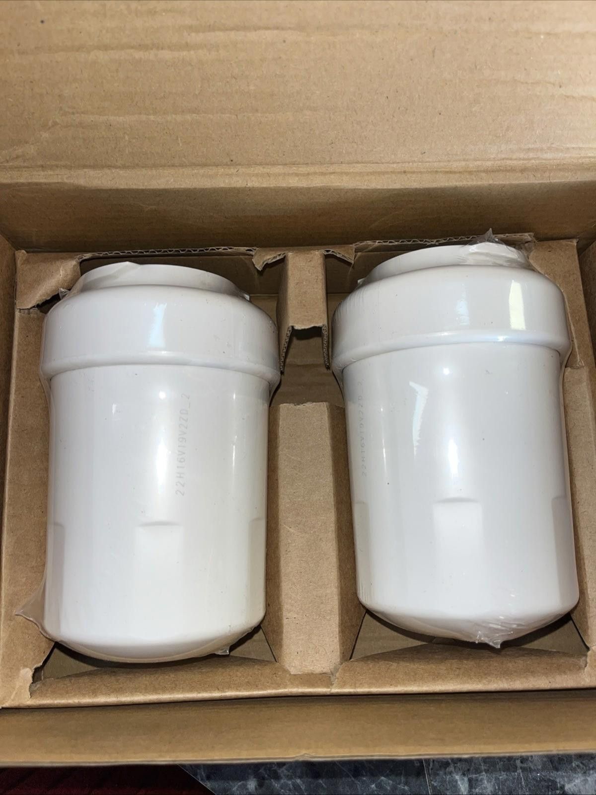 Genuine Leather Amazon Basics Replacement GE MWF Refrigerator Water Filter Size ONE SIZE - 3 Thumbnail