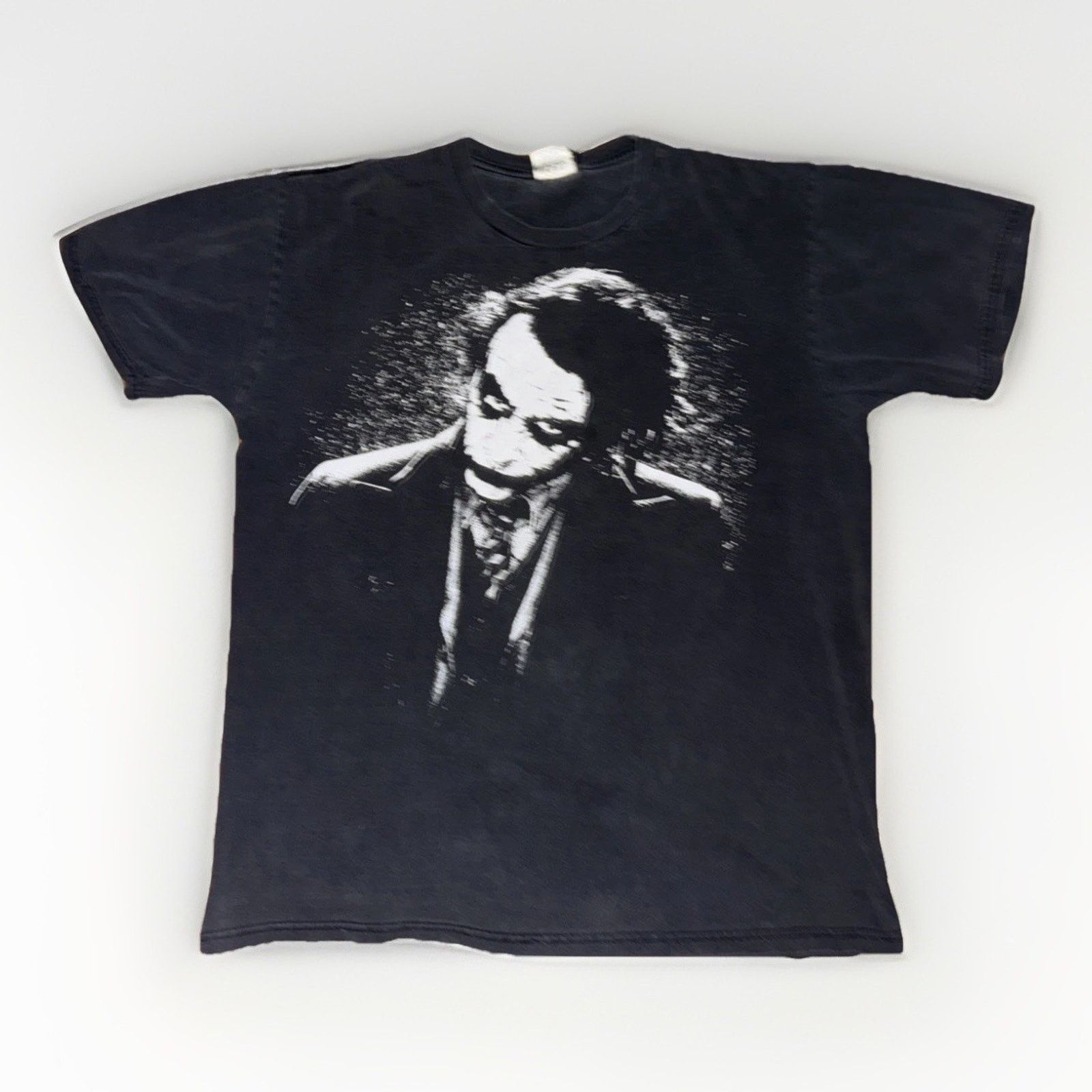 Band Tees × DC Vintage Batman Dark Knight Joker T-Shirt Black Large 21x27 Size US L / EU 52-54 / 3 - 1 Thumbnail