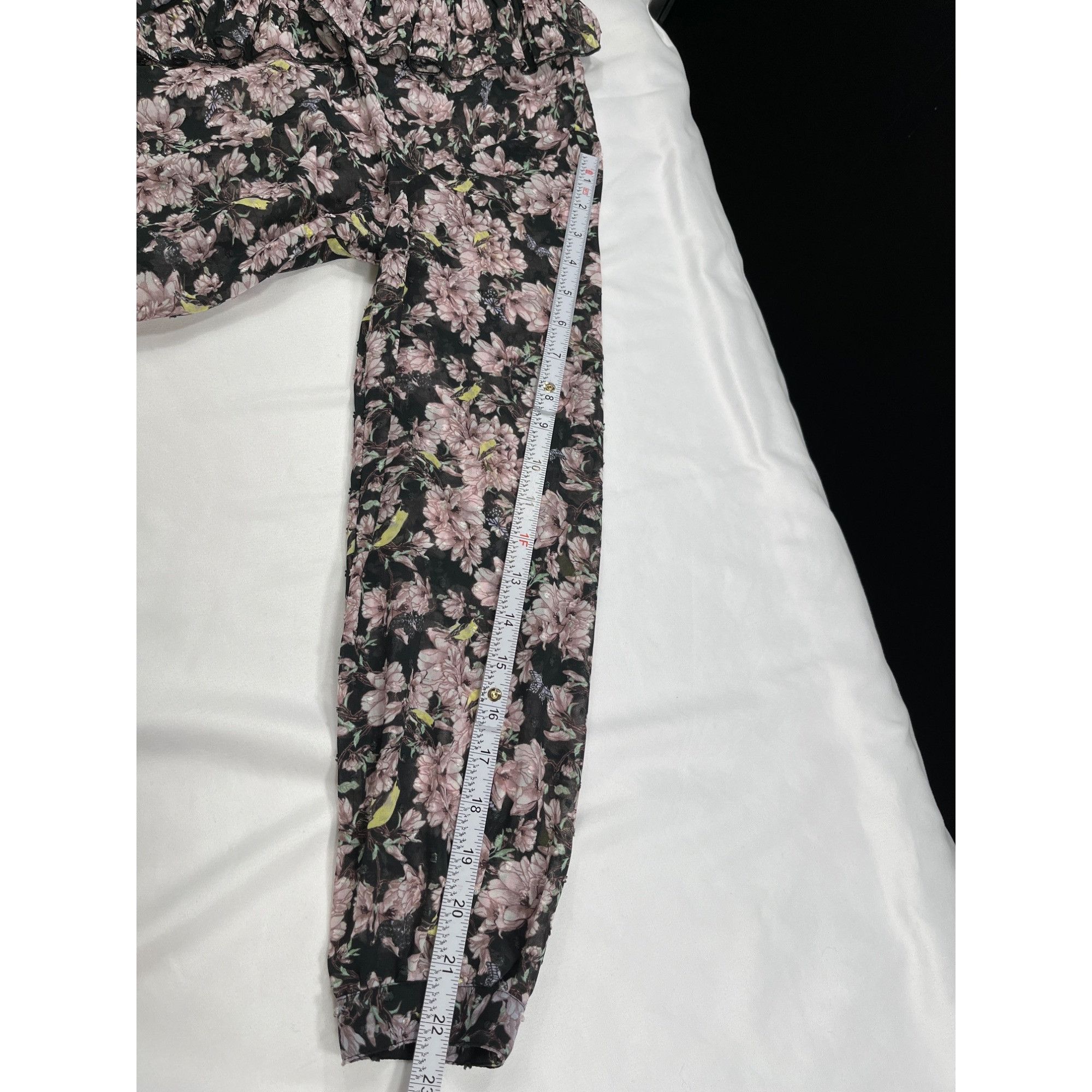H&M H&M SKU 7685 Womens Long Sleeve Button Up Floral Ruffle Blou Size M / US 6-8 / IT 42-44 - 8 Thumbnail