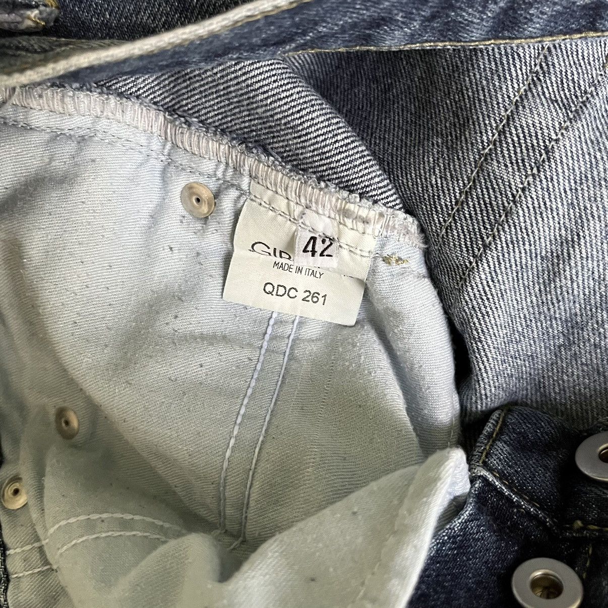 Alexander McQueen McQueen’s 2000s Deconstructed Jeans Size 28" / US 6 / IT 42 - 8 Thumbnail