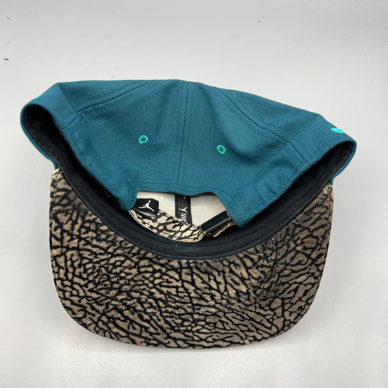 Jordan Brand Air Jordan Hat Men Cement Elephant Jumpman Strap Back Cap Size ONE SIZE - 7 Thumbnail