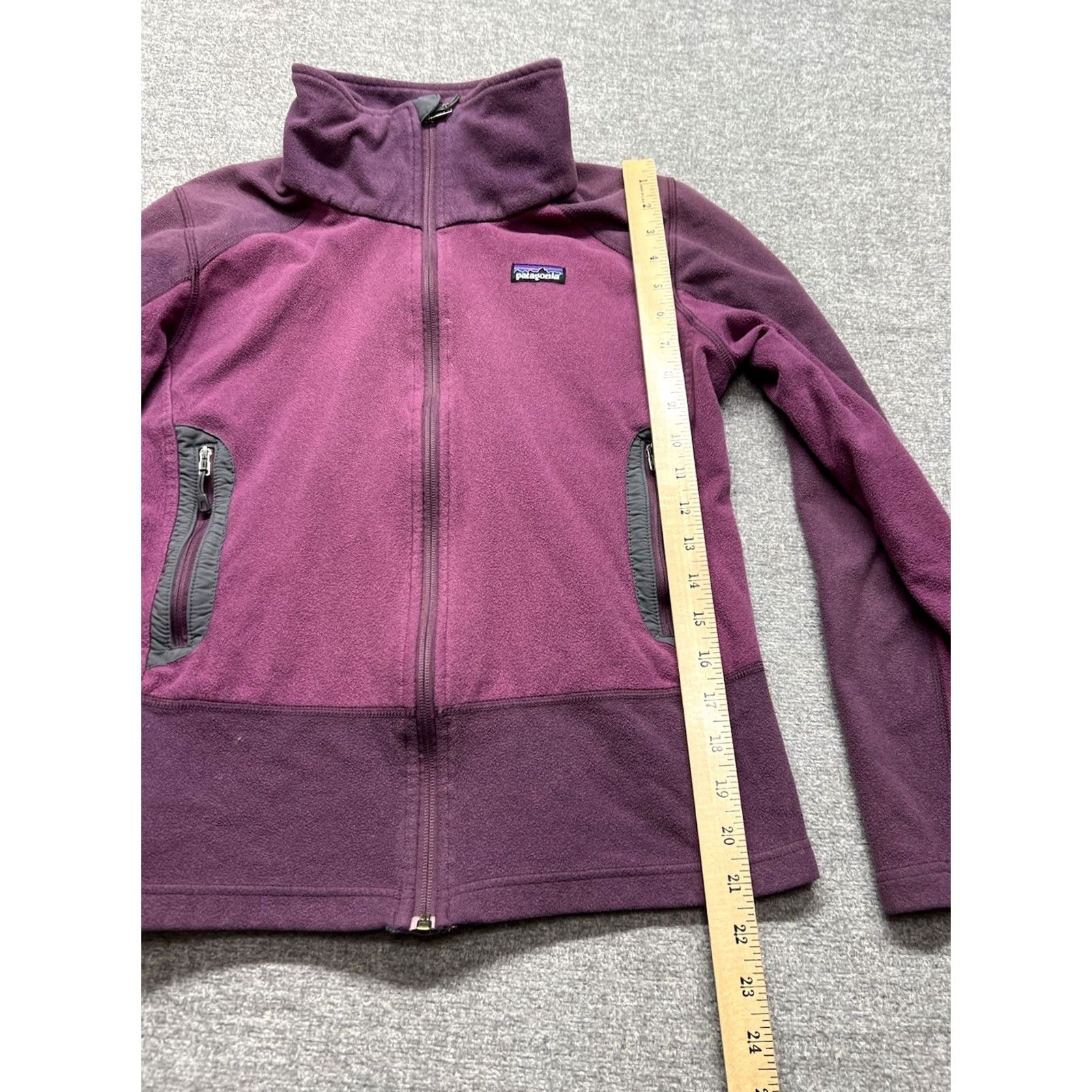 Patagonia Patagonia Jacket Women XS Fleece Full Zip Long Sleeve Pocket Purple Solid Jacket Modern Classic Women XS Size XS / US 0-2 / IT 36-38 - 3 Thumbnail