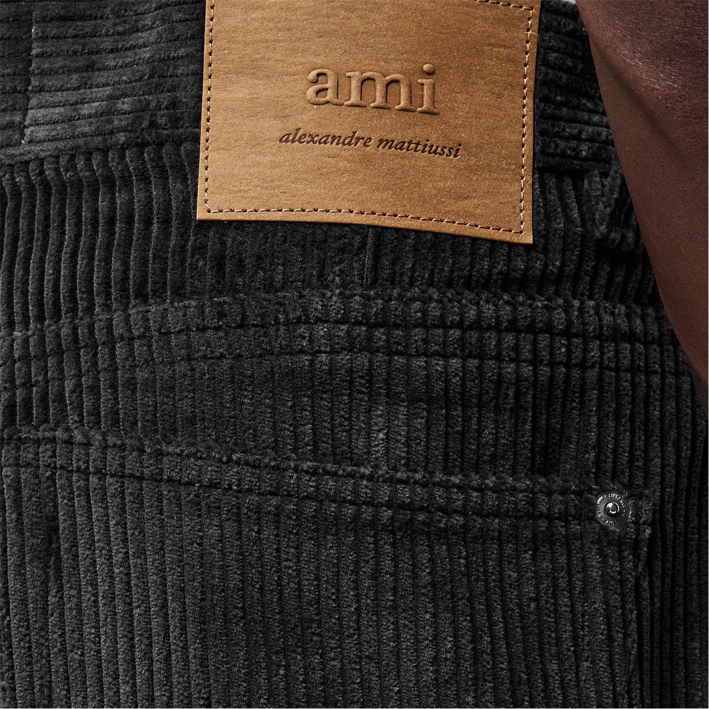 AMI o1g2r1mq0326 Textured Straight Leg Trousers in Anthracite Size US 34 / EU 50 - 5 Thumbnail
