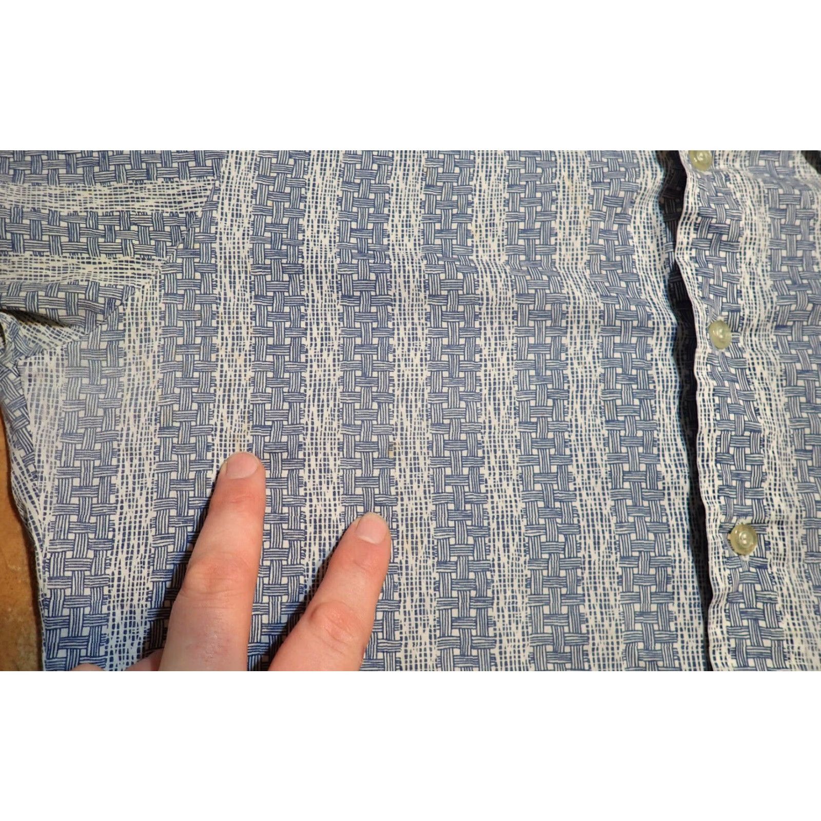 Van Heusen Hampshire House Van Heusen 70s Vintage Dagger Collar Button Shirt M Basket Weave Blue White Polyester Blend Rockabilly Rockabilly? Size US M / EU 48-50 / 2 - 7 Thumbnail