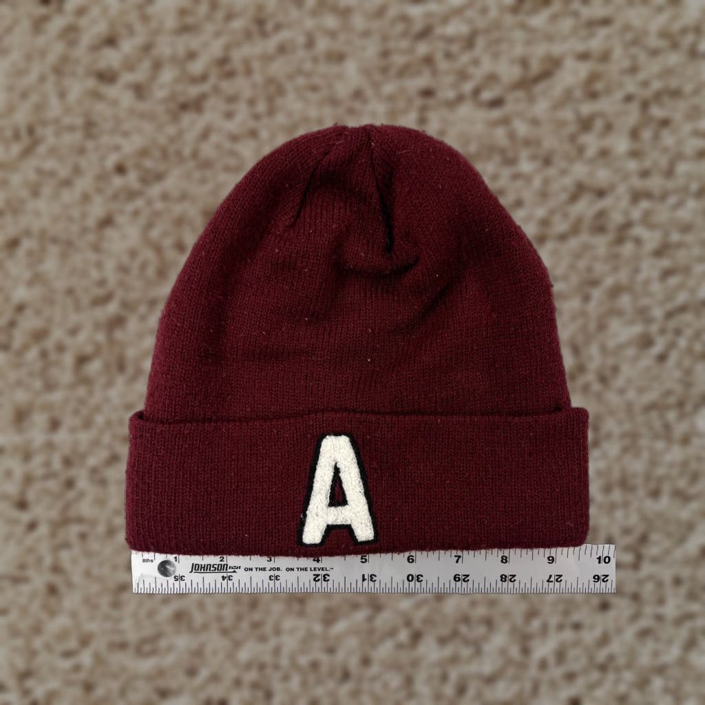 H&M H&M Beanie Adult One Size Burgundy Knit Acrylic Snow Ski Winter Hats Mens Beanie 1SZ Burgundy Ski Theme 90s Style Size ONE SIZE - 1 Thumbnail