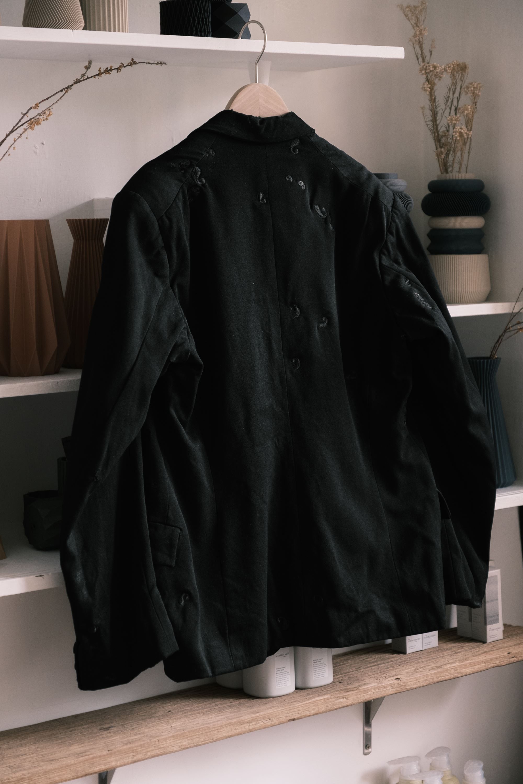 Vintage 1930s Vintage French Wool Sack Coat with Embroidery Repair Size 44R - 4 Thumbnail