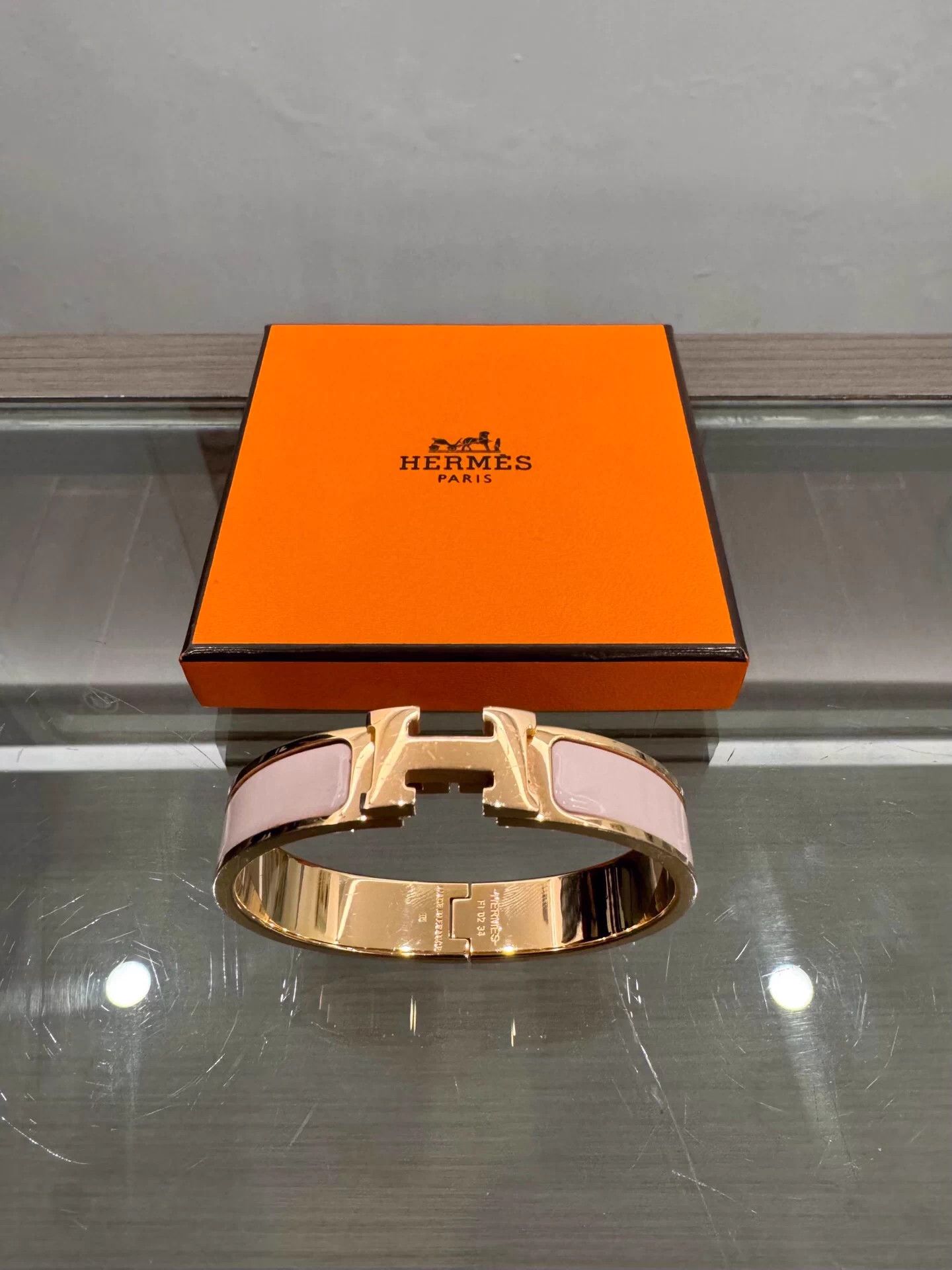 Hermes Hermes Clic H Pink Enamel Gold Clasp Bracelet PM Size ONE SIZE - 1 Thumbnail