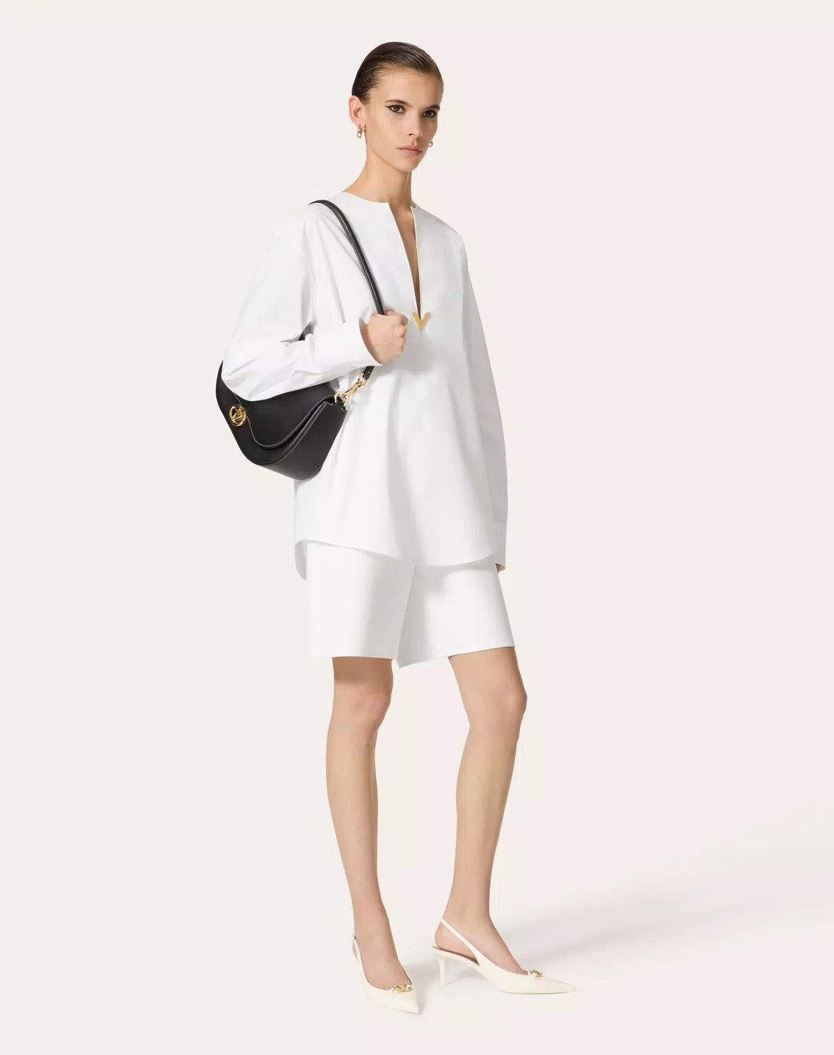 Valentino oc11z0725 Size:OS/ Shoulder Bag In Nappa Calfskin in Black Size ONE SIZE - 8 Thumbnail