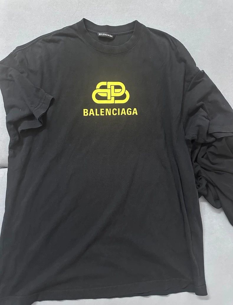 Balenciaga Balenciaga Size m yellow front lock print Size US M / EU 48-50 / 2 - 1 Thumbnail