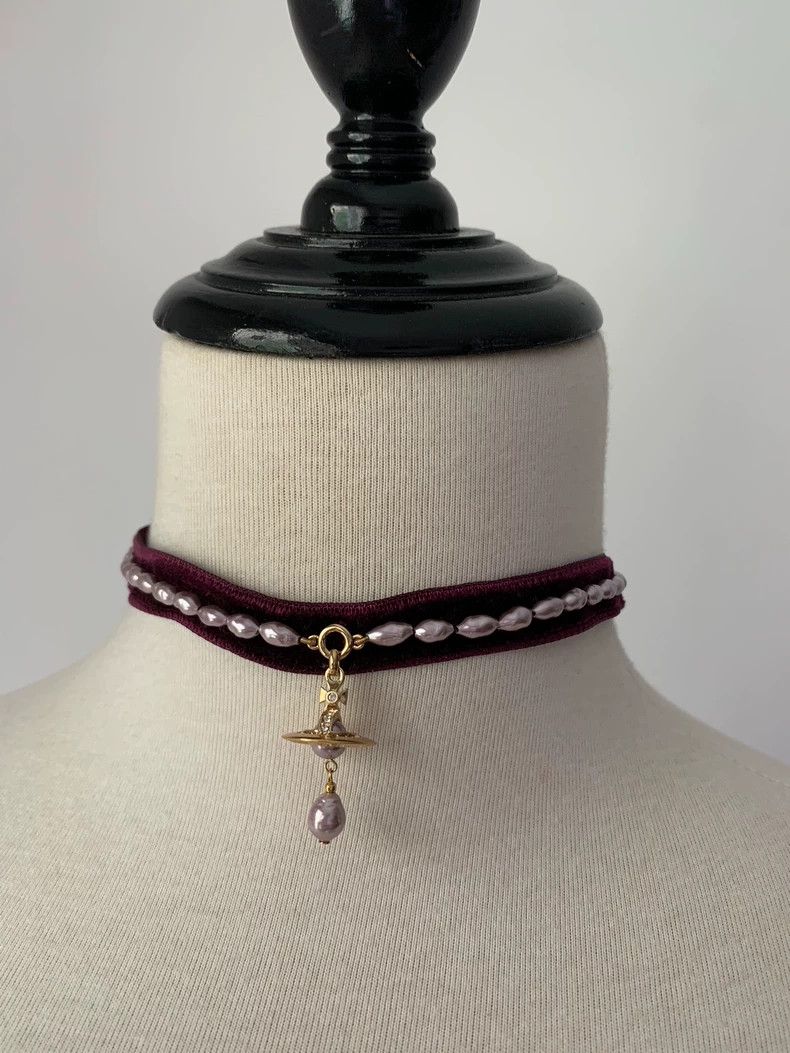 Vivienne Westwood Vivienne Westwood A wine-red purple pearl velvet choker ne Size ONE SIZE - 1 Thumbnail
