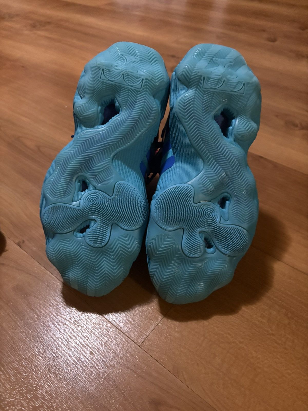 Adidas Trae Young 3 Liquid Blue Size US 6 / EU 39 - 2 Thumbnail