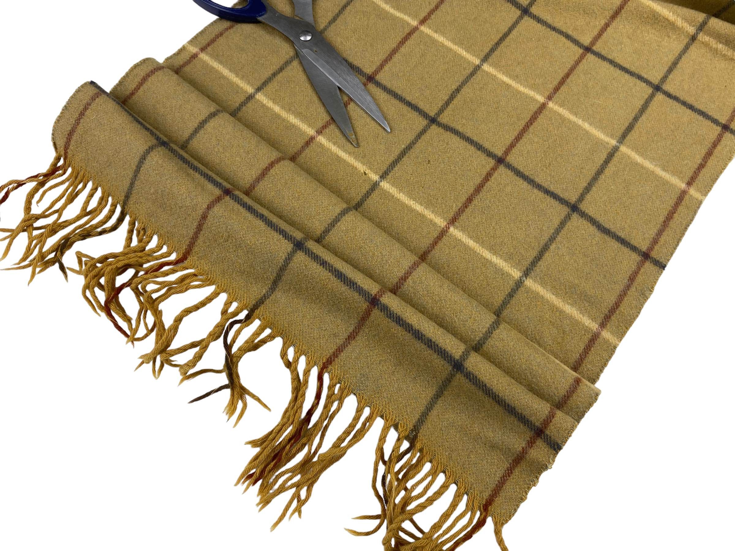 Vintage Burberrys Pure Cashmere Checkered Vintage Scarf Size ONE SIZE - 6 Thumbnail