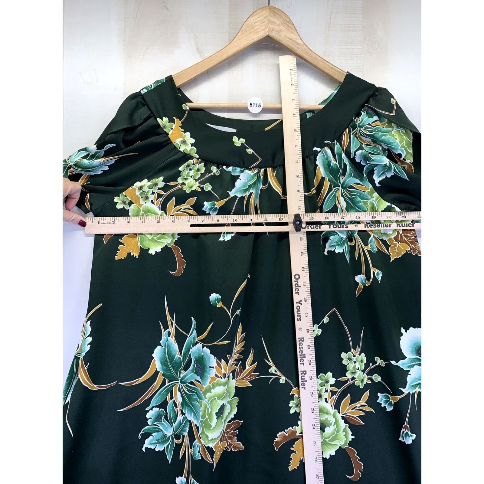 Hilo Hattie VINTAGE Womens Short Sleeve Satin Polyester Tropical Floral Dress Large Green Base Maxi 1970-80s Hilo Hattie Size 36" / US 14 / IT 50 - 3 Thumbnail