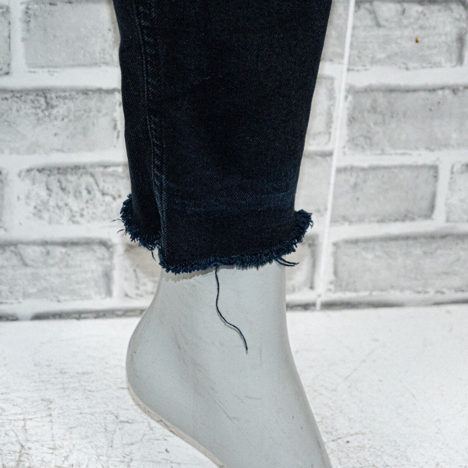 RE/DONE RE/DONE Originals fray crop high rise denim Jeans black/blue Size 25" / US 0 / IT 36 - 11 Thumbnail