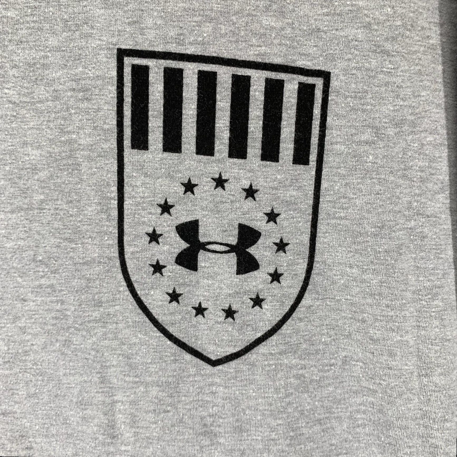 Under Armour VINTAGE Under Armour Men T-Shirt 2XL Gray Graphic Print American Flag Crew Neck Short Sleeve Athletic Tee Size US XXL / EU 58 / 5 - 4 Thumbnail