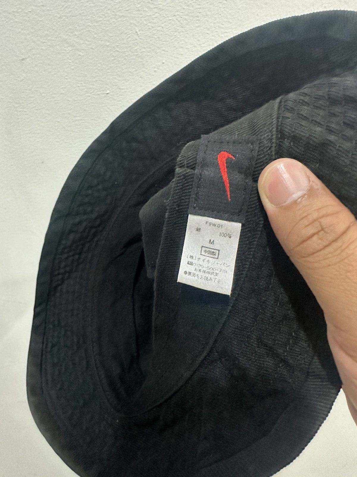 Nike VTG Nike Tigerwoods Logo Bucket Hat Size ONE SIZE - 6 Thumbnail