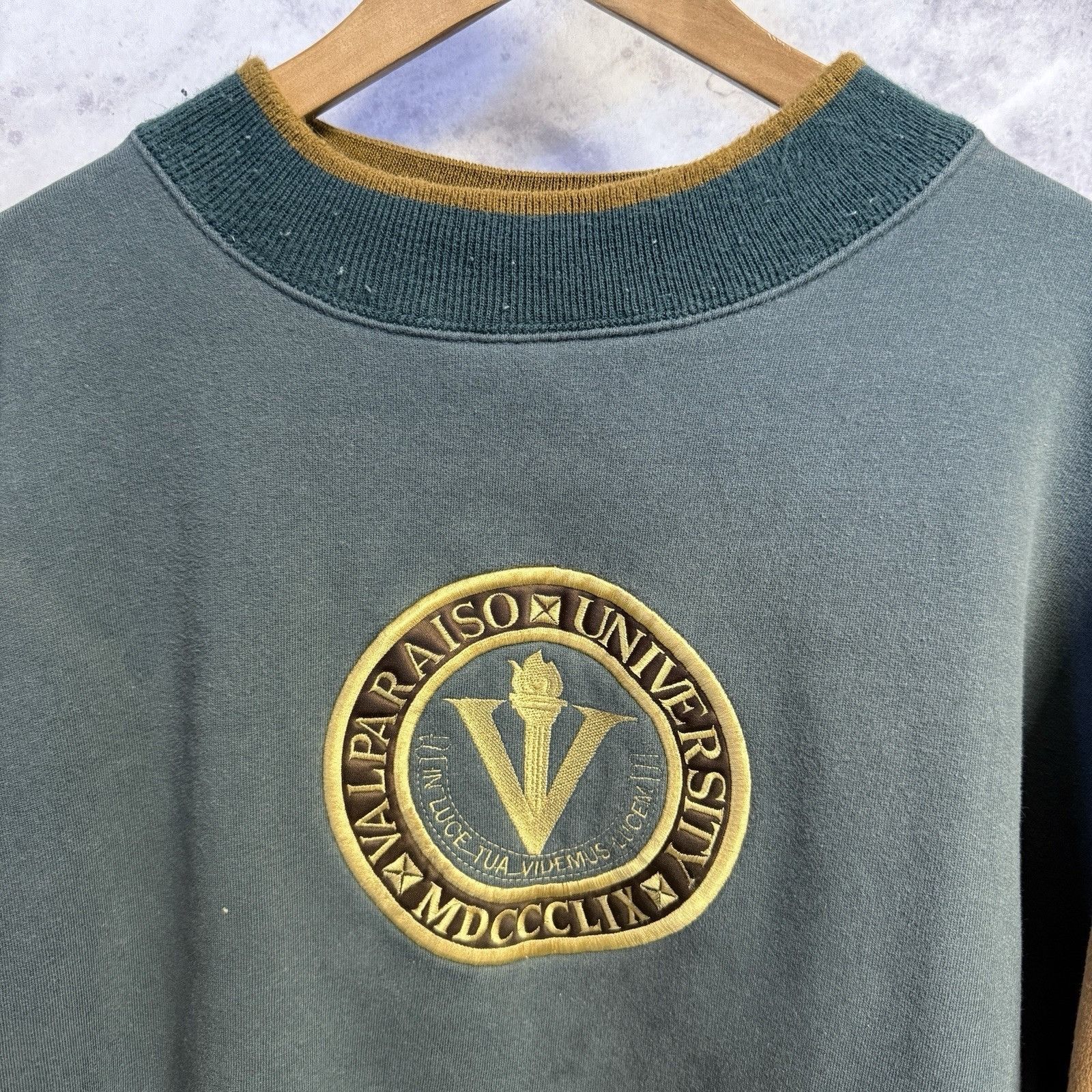Vintage Vintage Valparaiso University Sweatshirt Mens XL Green Embro Size US XL / EU 56 / 4 - 3 Thumbnail