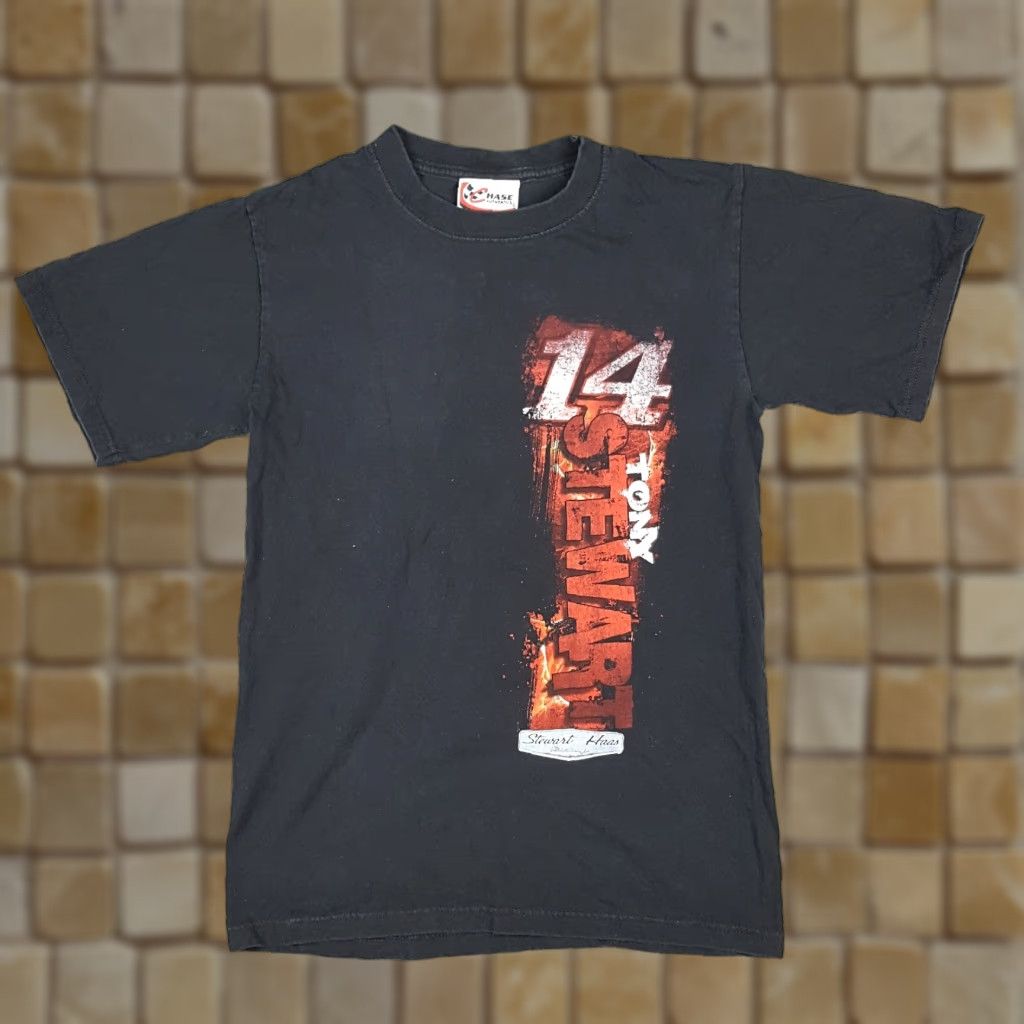 Chase Authentics VINTAGE Chase Authentics Tony Stewart NASCAR T-Shirt Small Black 90s Retro Car Racing Mens Size US S / EU 44-46 / 1 - 1 Thumbnail