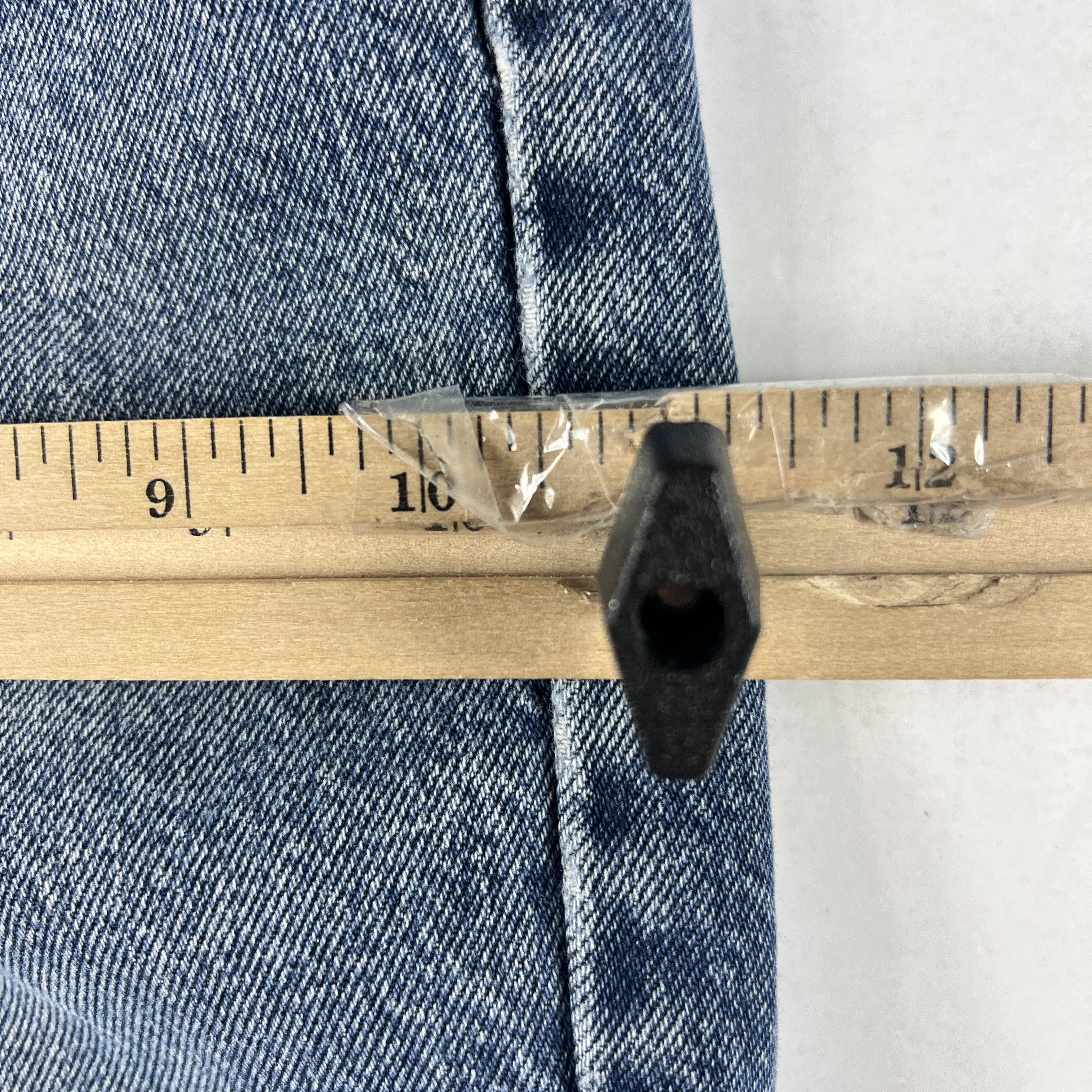 Levi's Y2K Levi's Jean Shorts 550 Faded Cut Off Raw Hem Denim Jorts Size US 33 - 16 Thumbnail