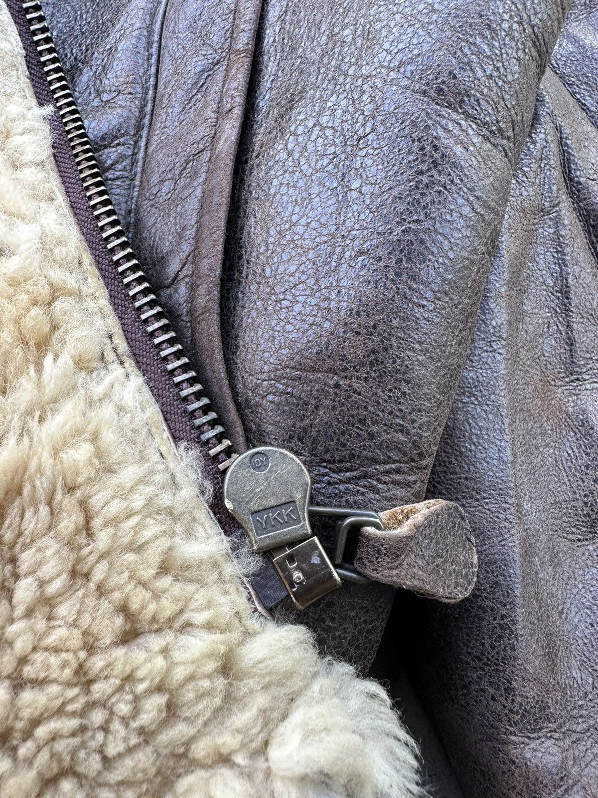Vintage Vintage B-3 sheepskin jacket Size US L / EU 52-54 / 3 - 12 Thumbnail